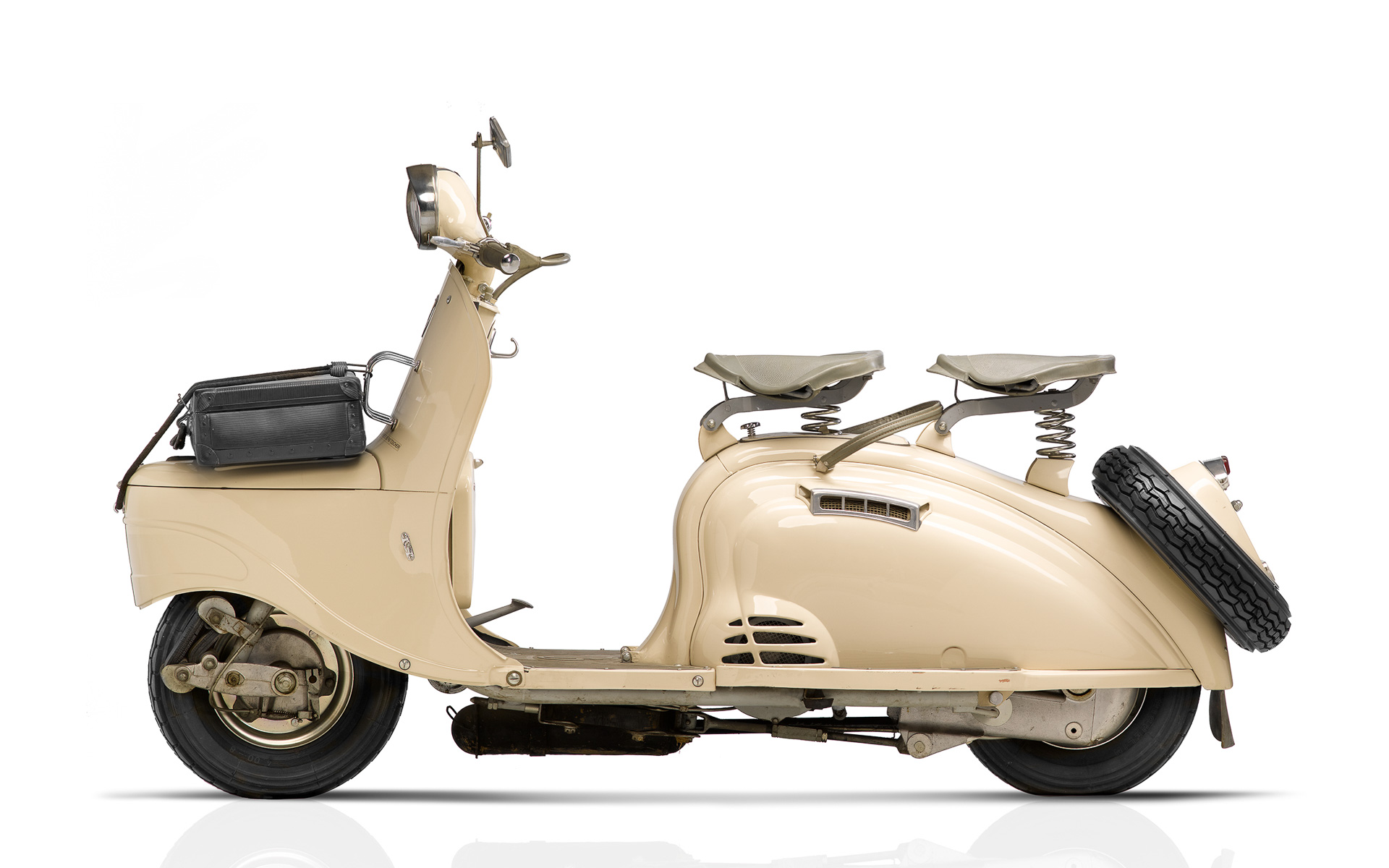 1953年に発売されたプジョー最初のスクーター「S55」