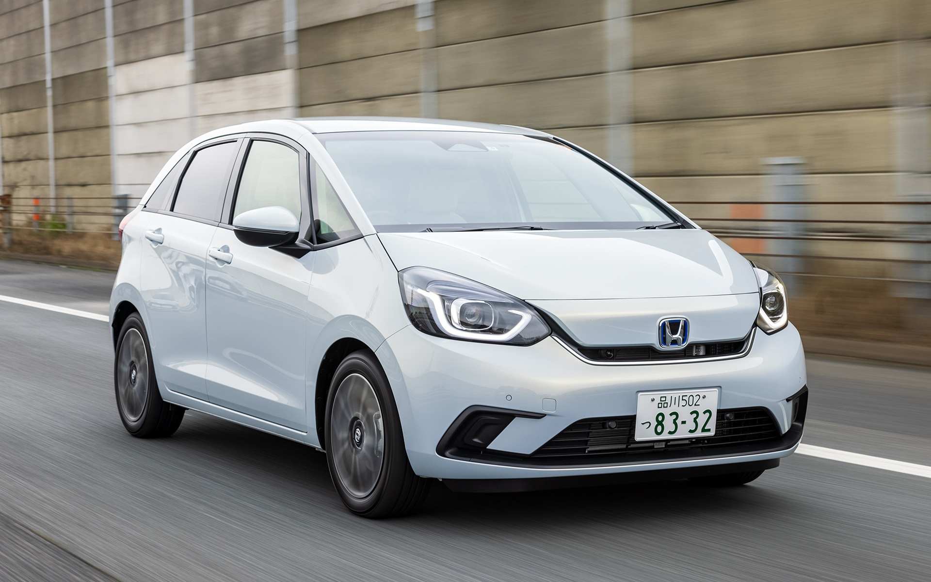 まずはe：HEV リュクスからスタート