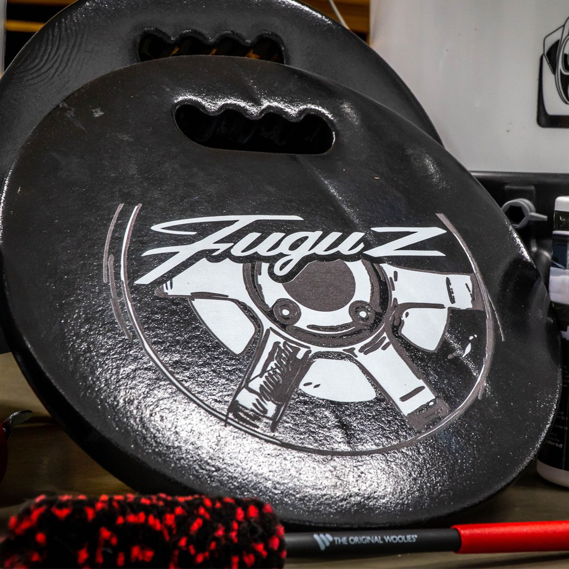 バケツとクッションにはFugu Zのイラストが入る