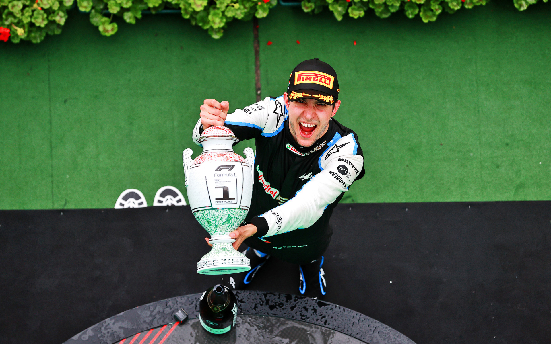 F1第11戦ハンガリーGPで優勝を果たしたエステバン・オコン選手（31号車 アルピーヌ・ルノー）