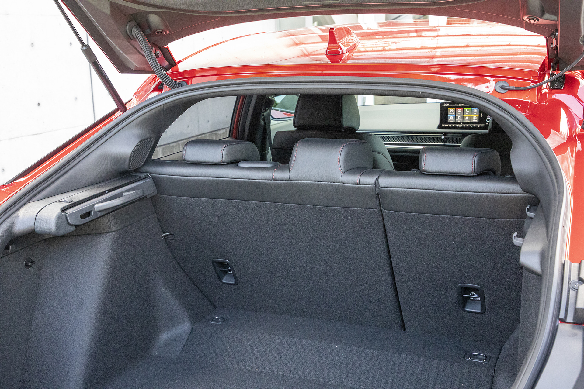 左側から引き出すタイプのトノカバー