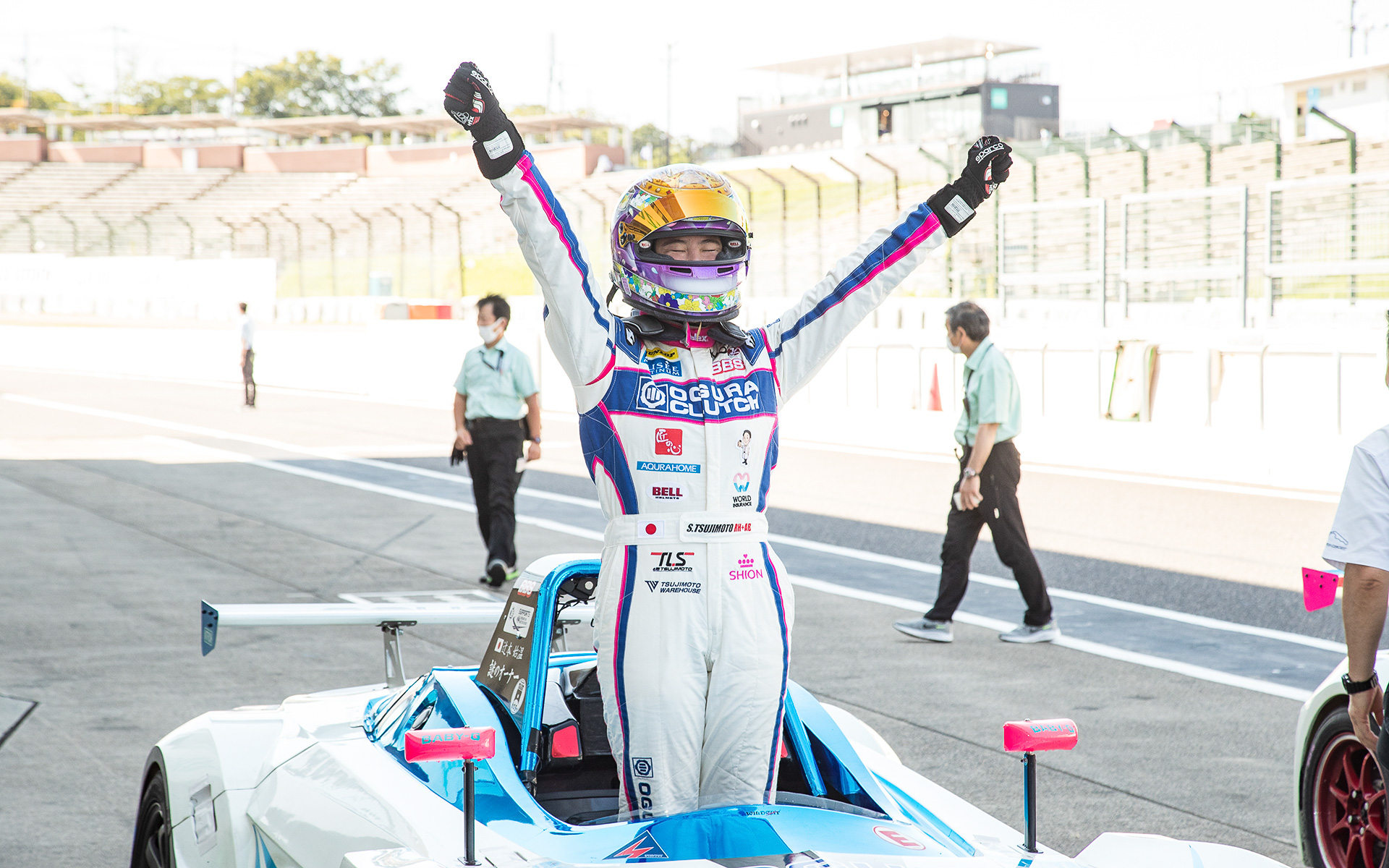 レース後半は独走で鈴鹿ラウンドを制した18号車 辻本選手