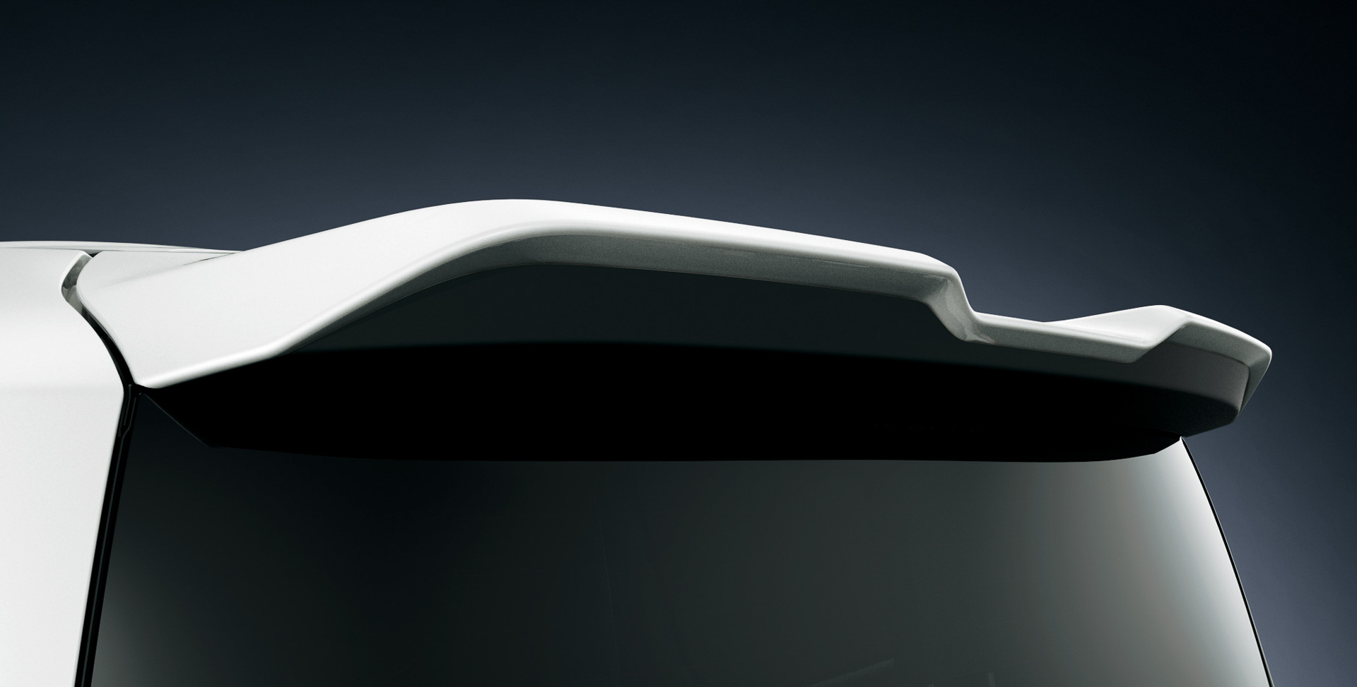 リヤスポイラー。単品は塗装済みが6万500円、素地が5万1700円