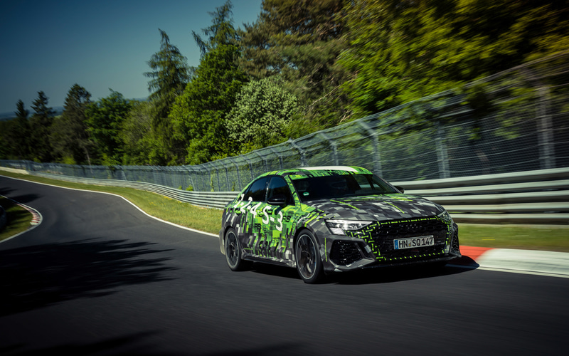 アウディ、新型「RS 3」がニュルブルクリンクでコンパクトクラスの