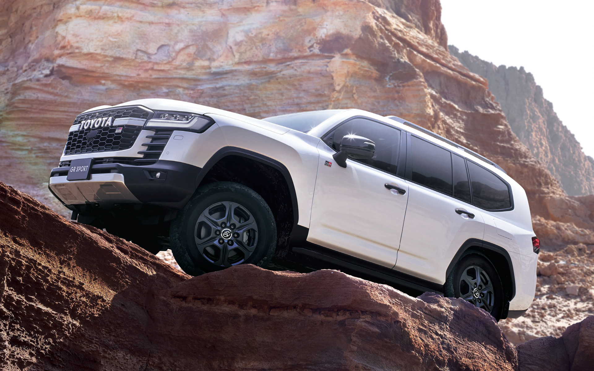 GR SPORT（ディーゼル車）（プレシャスホワイトパール）