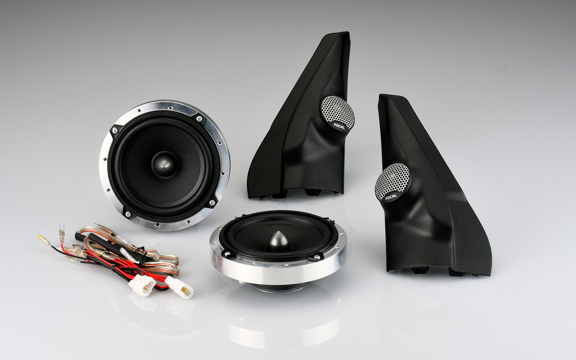 車種別専用スピーカーキット「PLUG＆PLAY elite」の新製品、スズキ「ジムニー」（JB64型）、「ジムニーシエラ」（JB74型）専用設計の「SZ64UJ2」（2ウェイフロントセット）