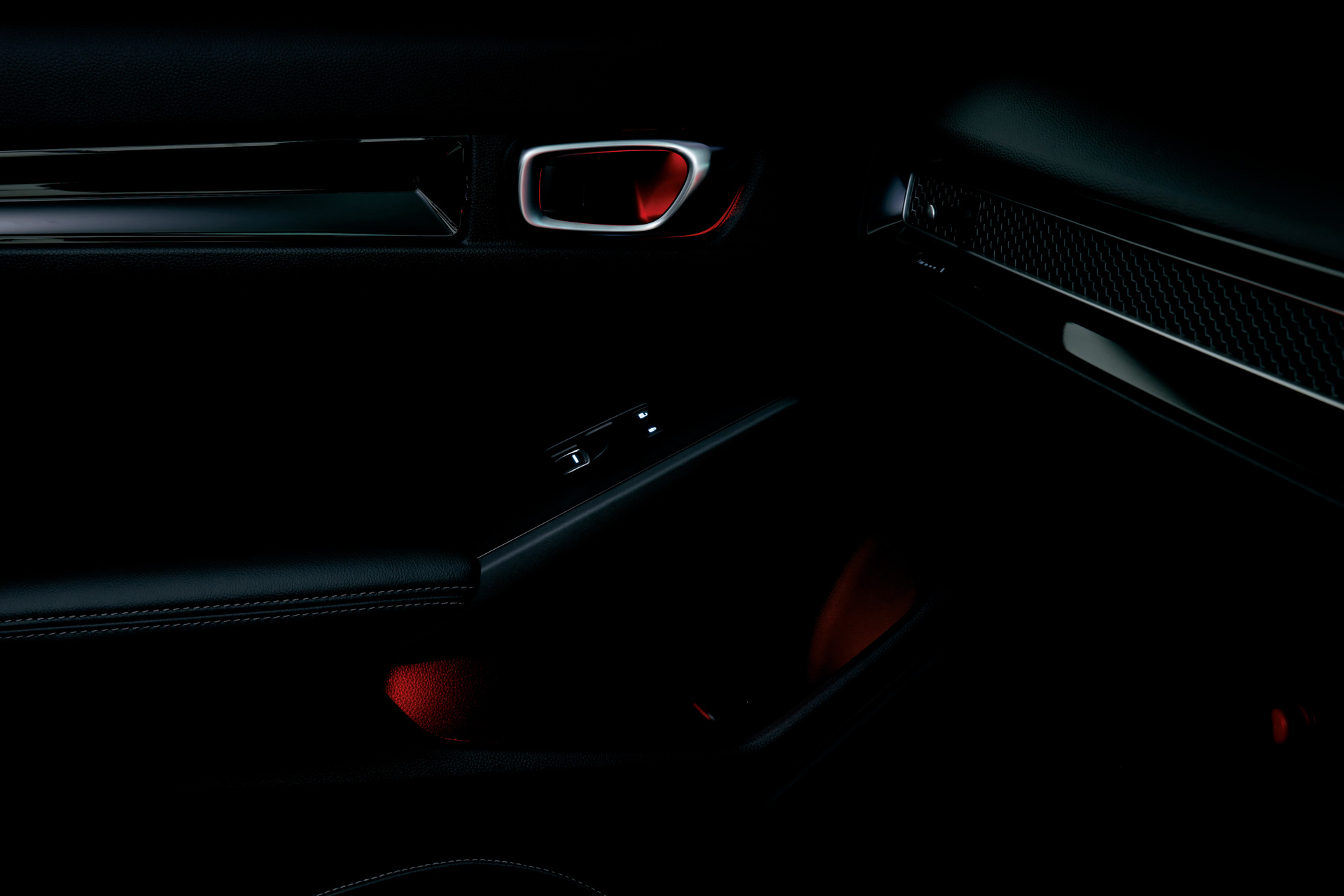 インナードアハンドル＆ドアポケットイルミネーション ホワイト/レッド　LEDイルミネーション（エンジンスイッチ連動）フロントドア用左右セット：1万4300円