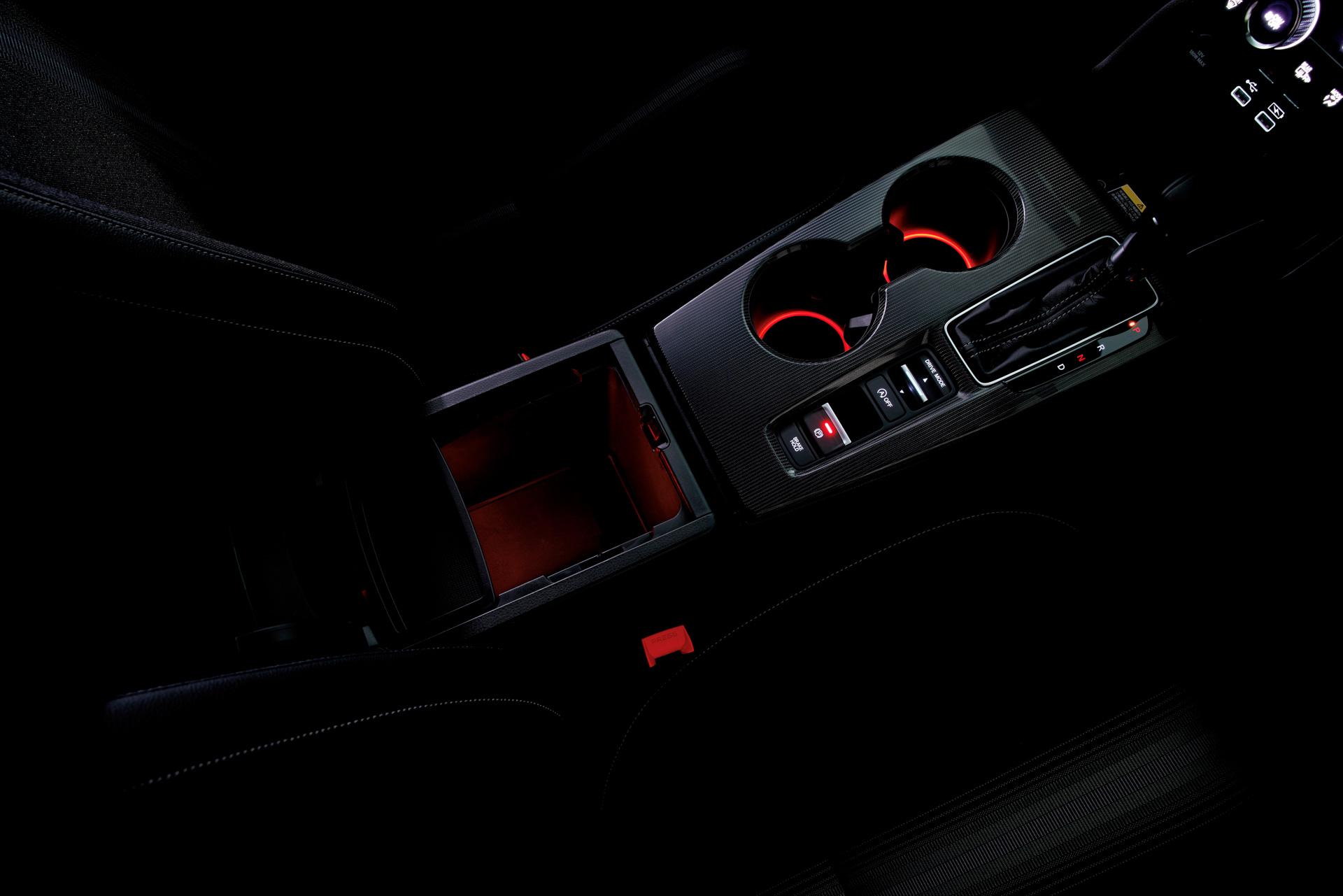 センターコンソールボックス＆ドリンクホルダーイルミネーション ホワイト/レッド　LEDイルミネーション（スモールランプ連動）：2万2000円