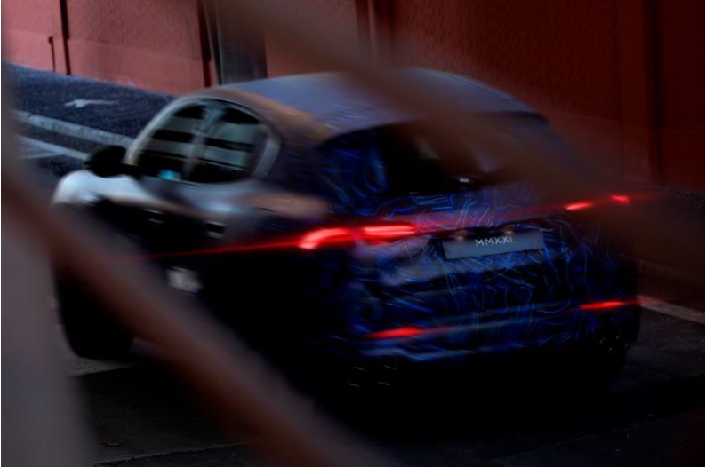 新型SUVグレカーレ