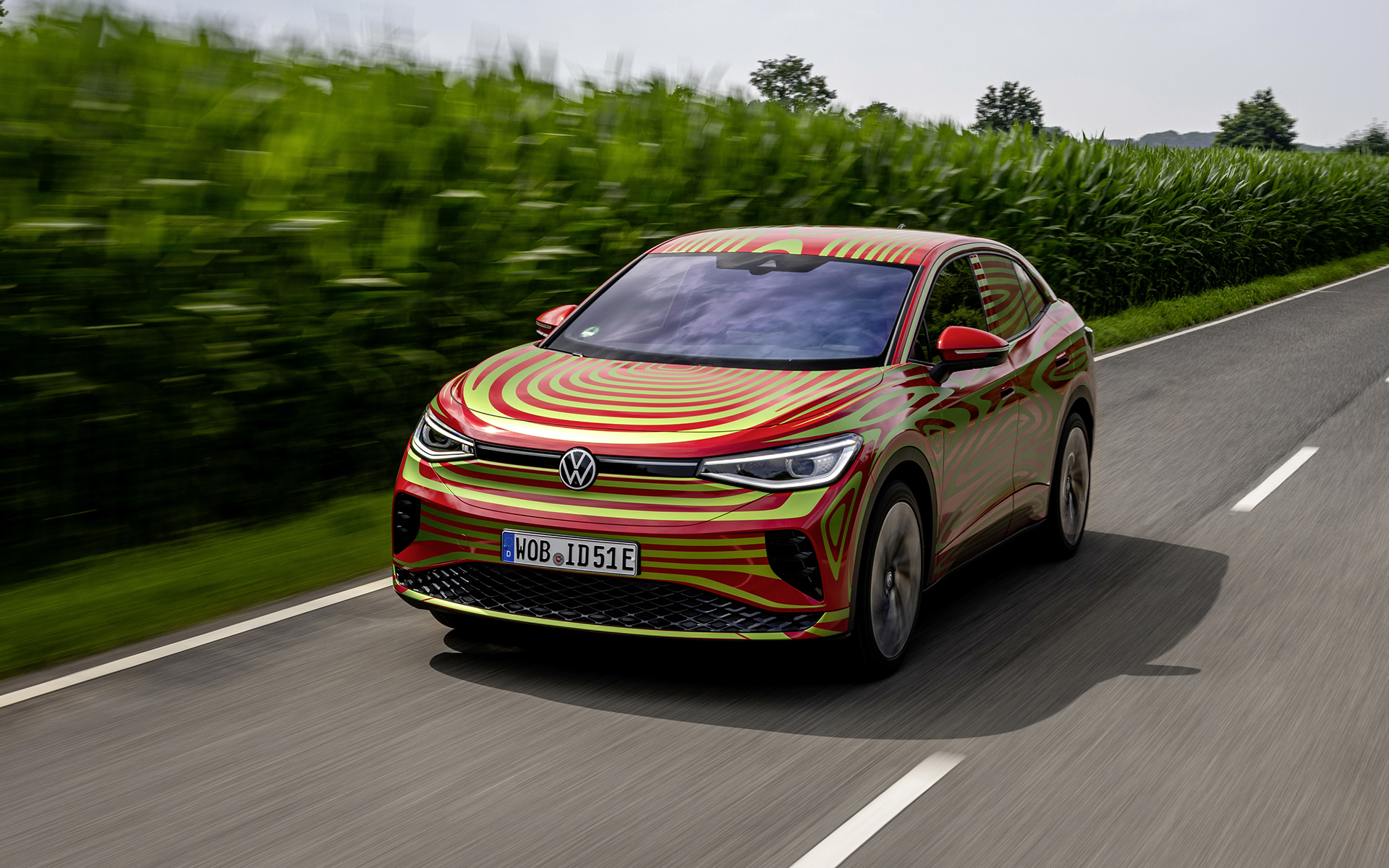 SUVクーペのBEV「ID.5 GTX」を世界初公開