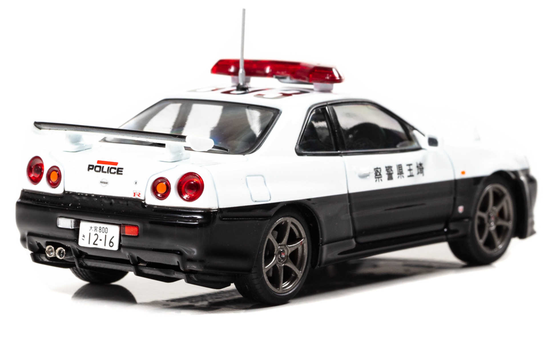 前期型ベースの埼玉県警察高速道路交通警察隊車両（803）は700台限定