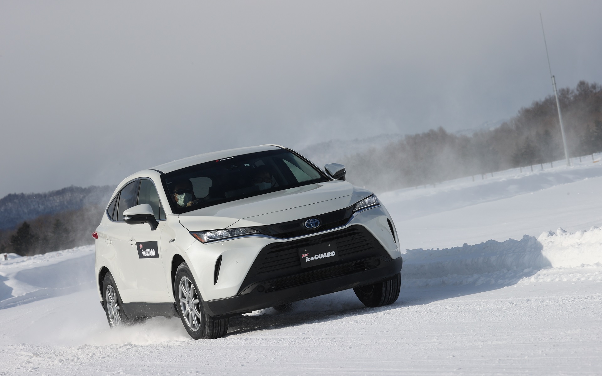 4WDのレヴォーグSTI、SUVのハリアー、FFセダンのプジョー508でも試乗