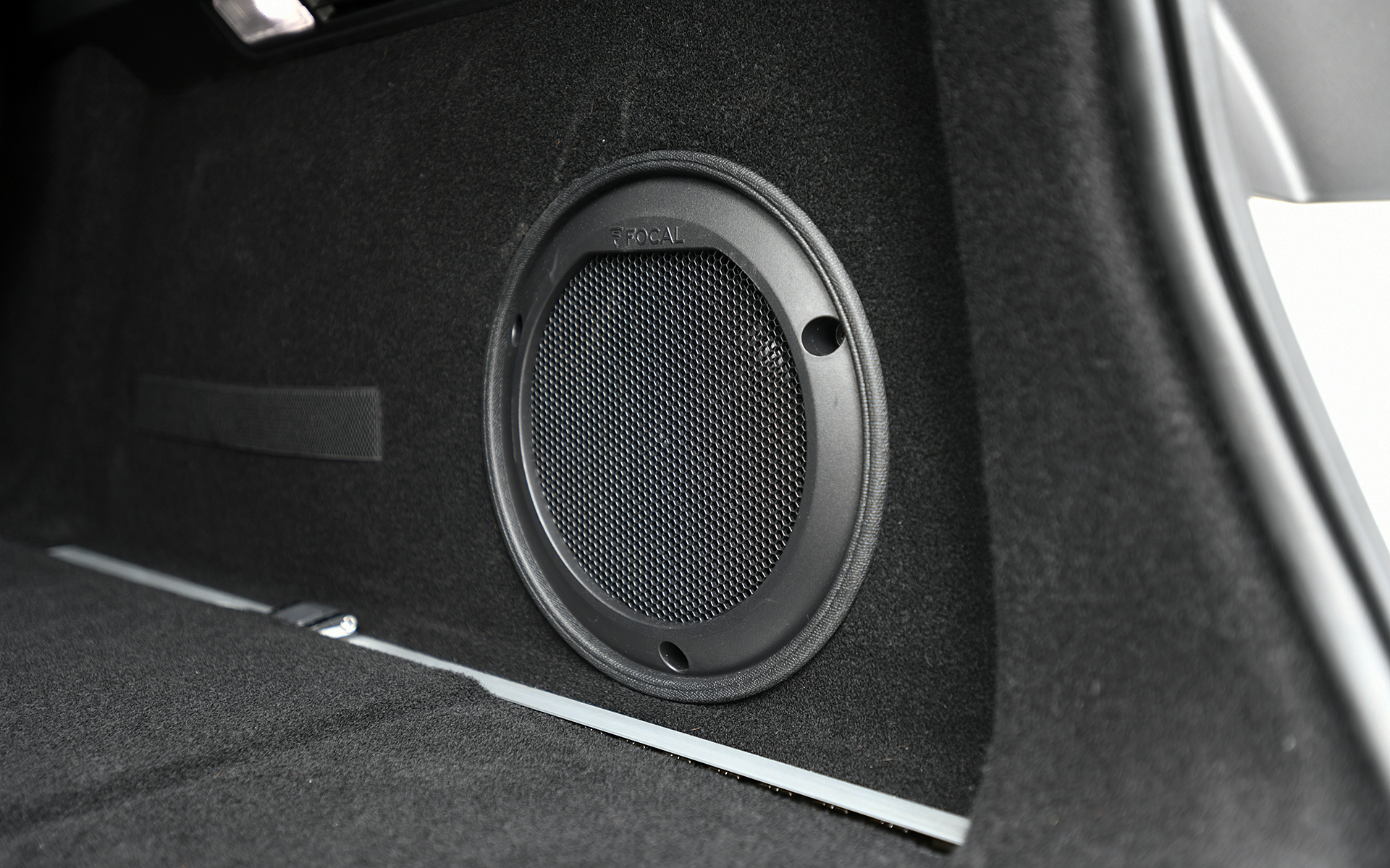 FOCALプレミアムHi-Fiシステムは508シリーズ全車に標準装備