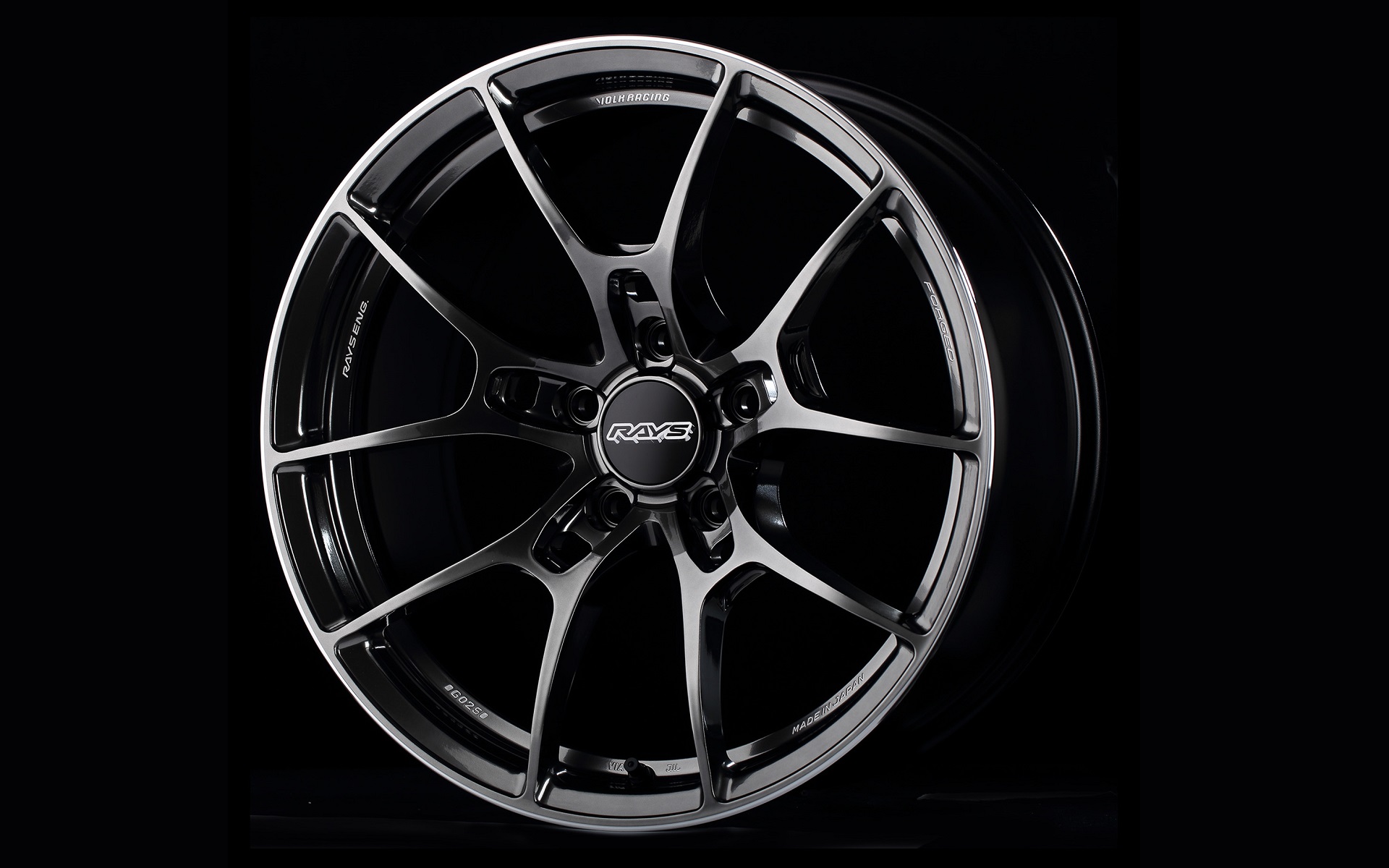 製造：鍛造、構造：1ピース、サイズラインアップ：17インチ～20インチ、カラーバリエーション：マットガンブラック/リムエッジDC（MK）、シャイニングブラックメタル/リムエッジDC (HK)