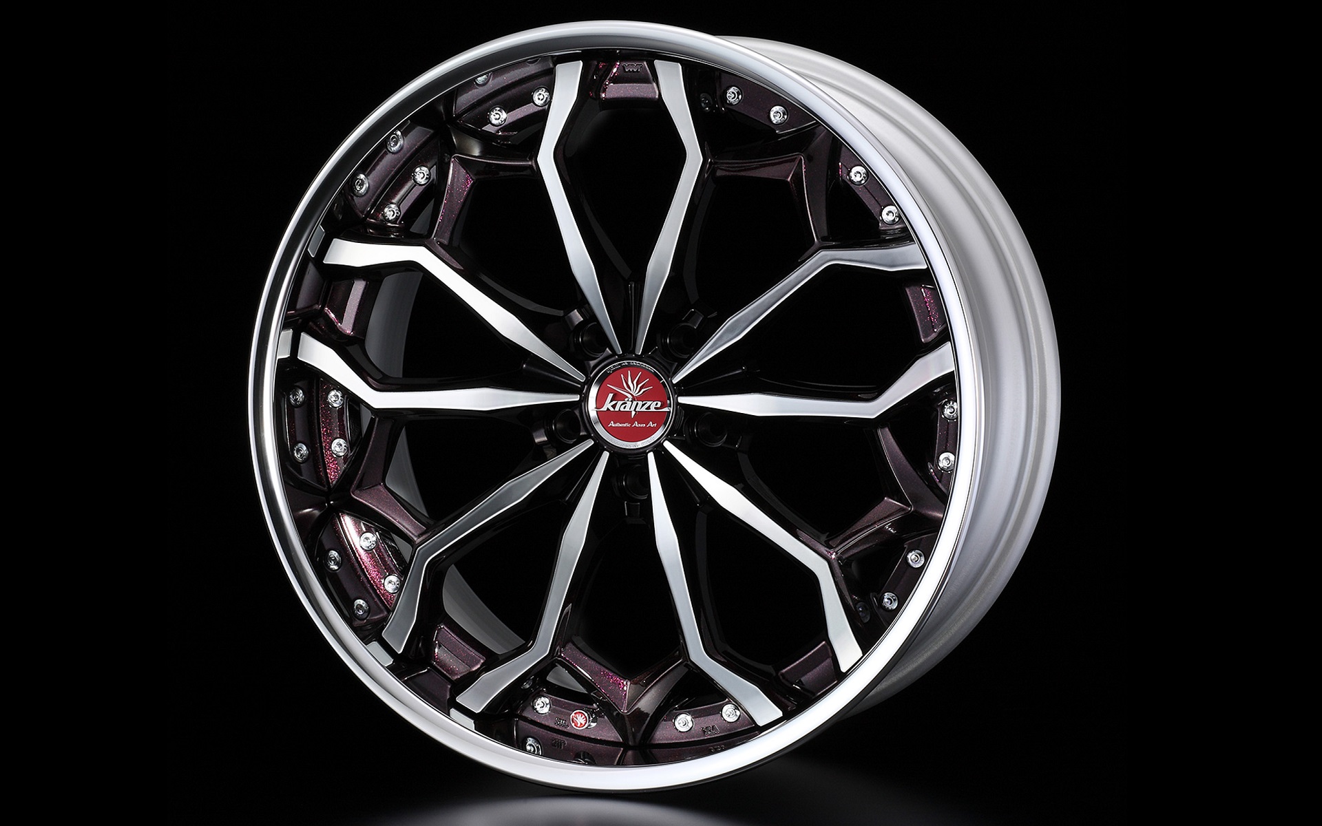 製造：鋳造、構造：3ピース、サイズラインアップ：19インチ～22インチ、カラーバリエーション：セピアブラックポリッシュ、SBCポリッシュ、ブラック＆バフ/ブラッシュド 2トーンクリア、デザインクローム、カラーコーディネートシステム対象品