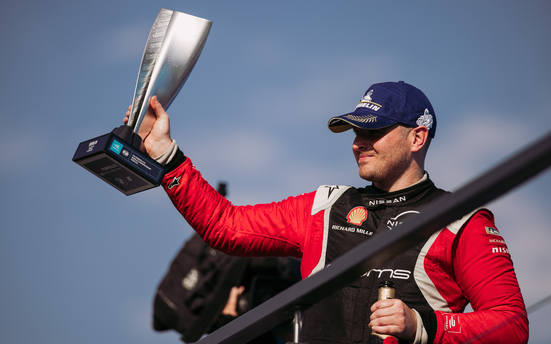 フォーミュラE最終戦で2位表彰台を獲得したオリバー・ローランド選手