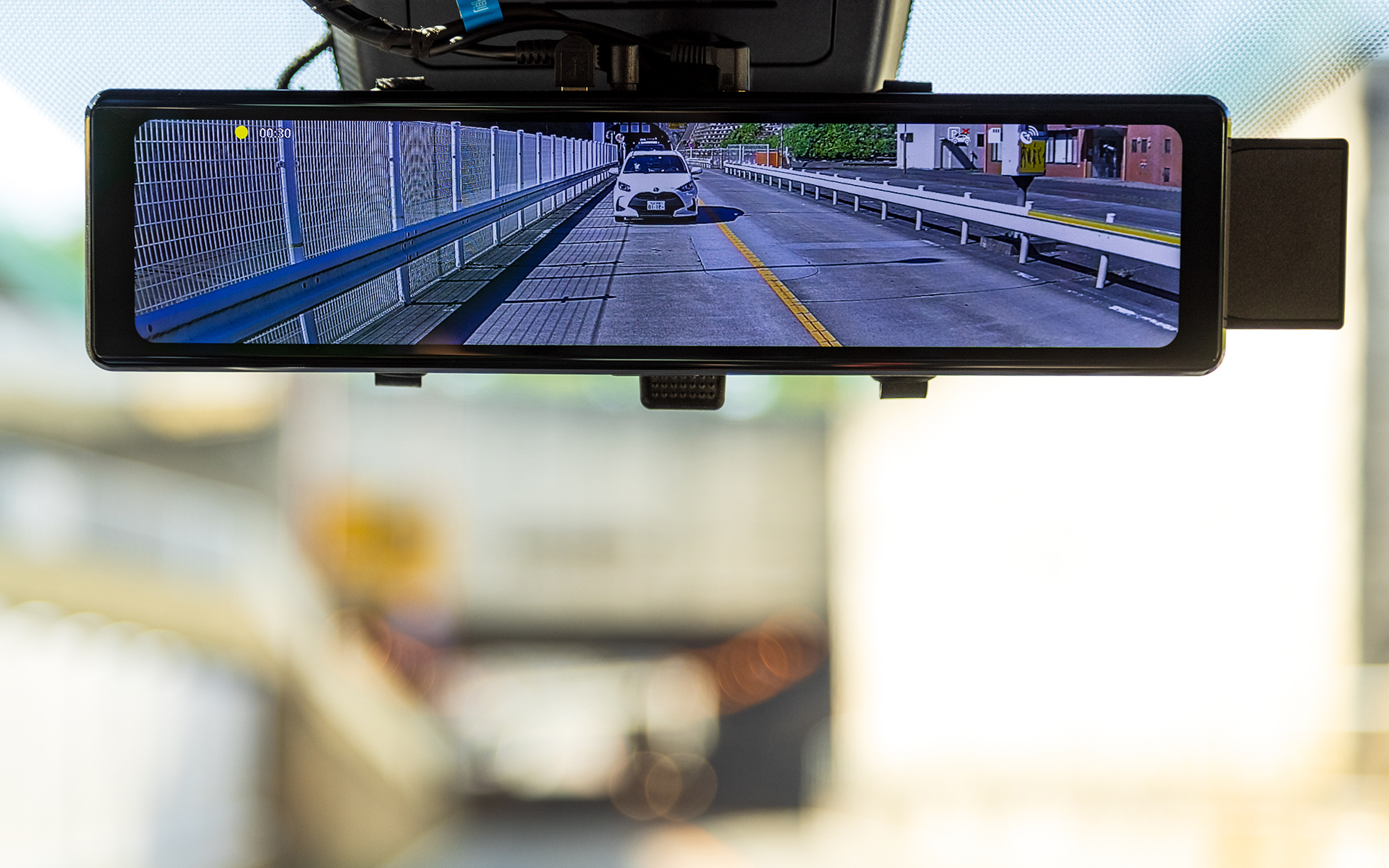 取材は日中に行なったが、明るい場所・暗い場所問わず鮮明な映像をディスプレイに映し出してくれた