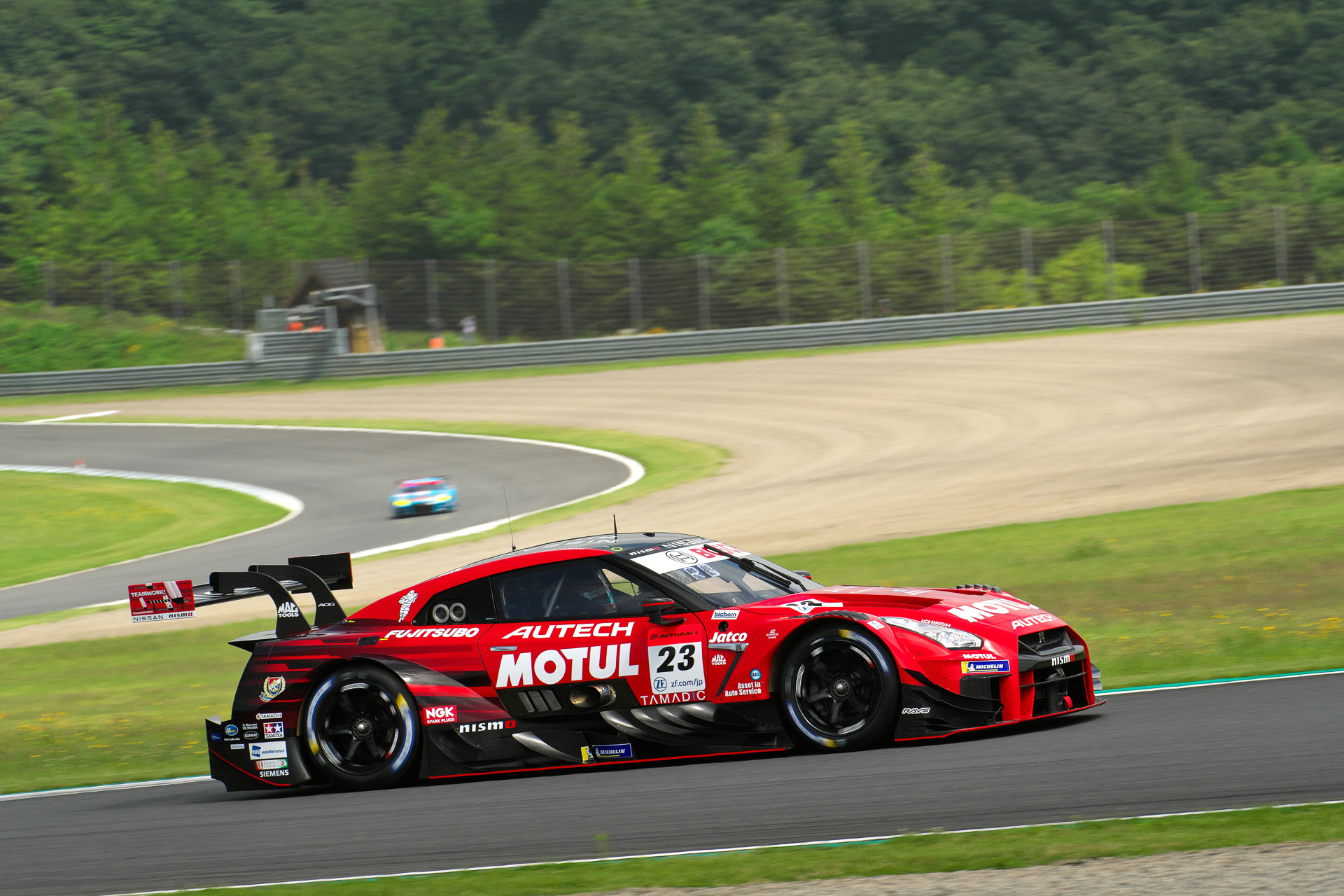 23号車 MOTUL AUTECH GT-R（松田次生/ロニー・クインタレッリ組）