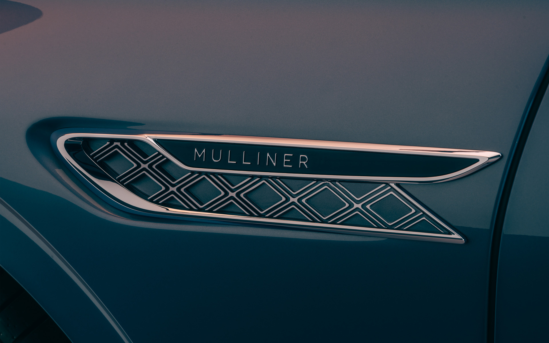 マリナーブランド入りビスポークウイングベント