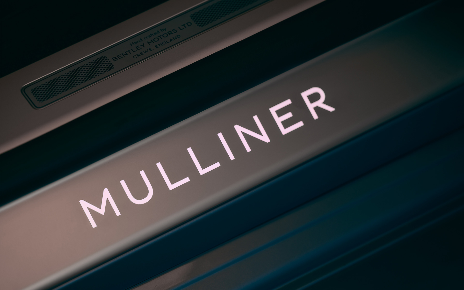 イルミネーション付きアウタートレッドプレート