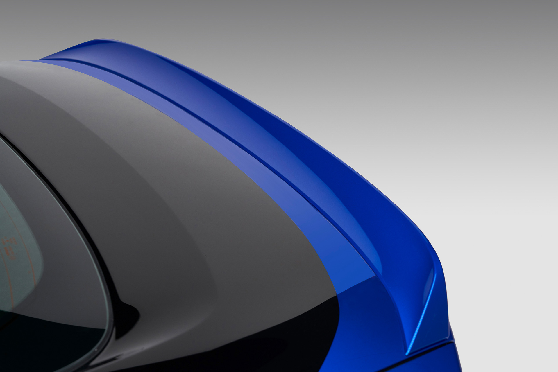 新型Z Performanceグレード。ボディサイズは172.4×72.6×51.8インチ（全長×全幅×全高）、ホイールベースは100.4インチ