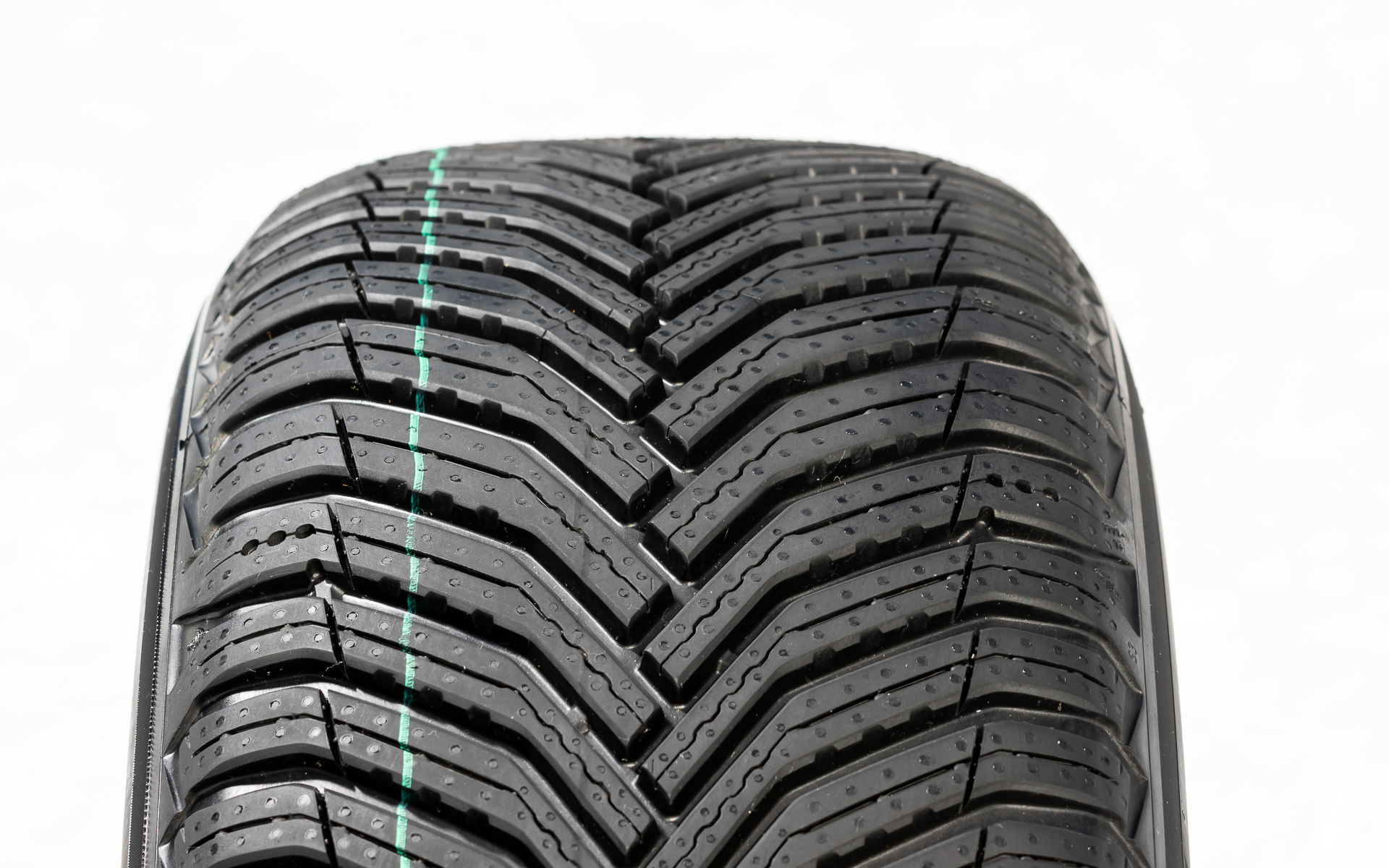 新Vシェイプトレッドパターン