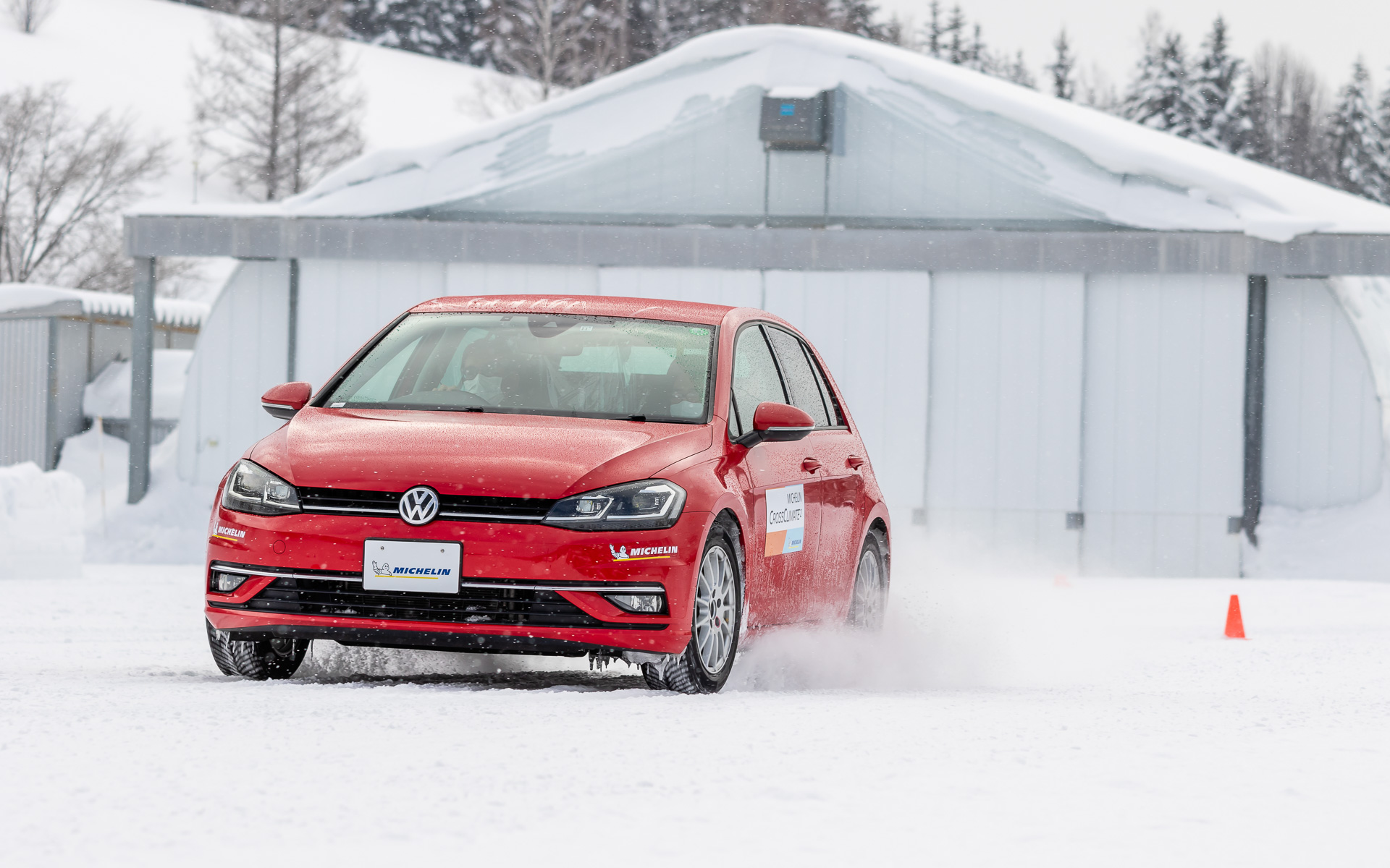 ミシュランの新オールシーズンタイヤ「クロスクライメート2」を北海道の雪で試乗してきた