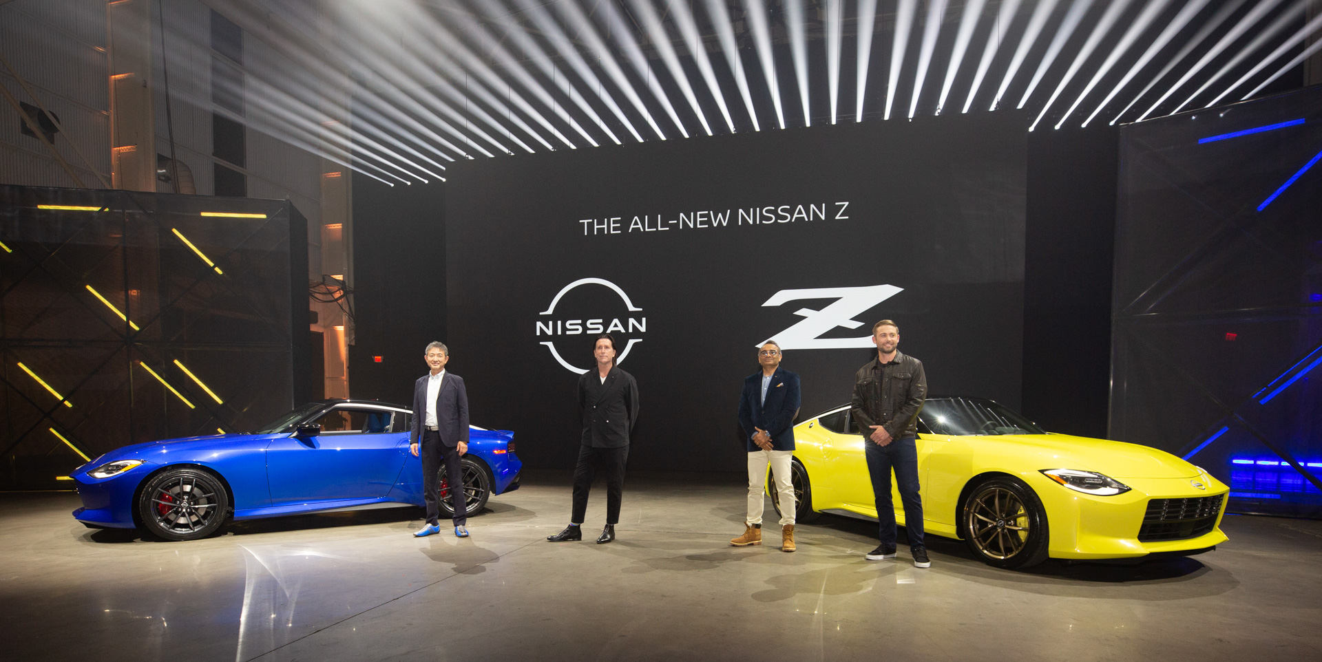 新型「Z」のチーフプロダクトスペシャリスト 田村宏志氏、日産自動車 グローバルデザイン担当専務執行役員のアルフォンソ アルバイサ氏、日産自動車 最高執行責任者（COO）アシュワニ・グプタ氏、俳優のCody Walker氏