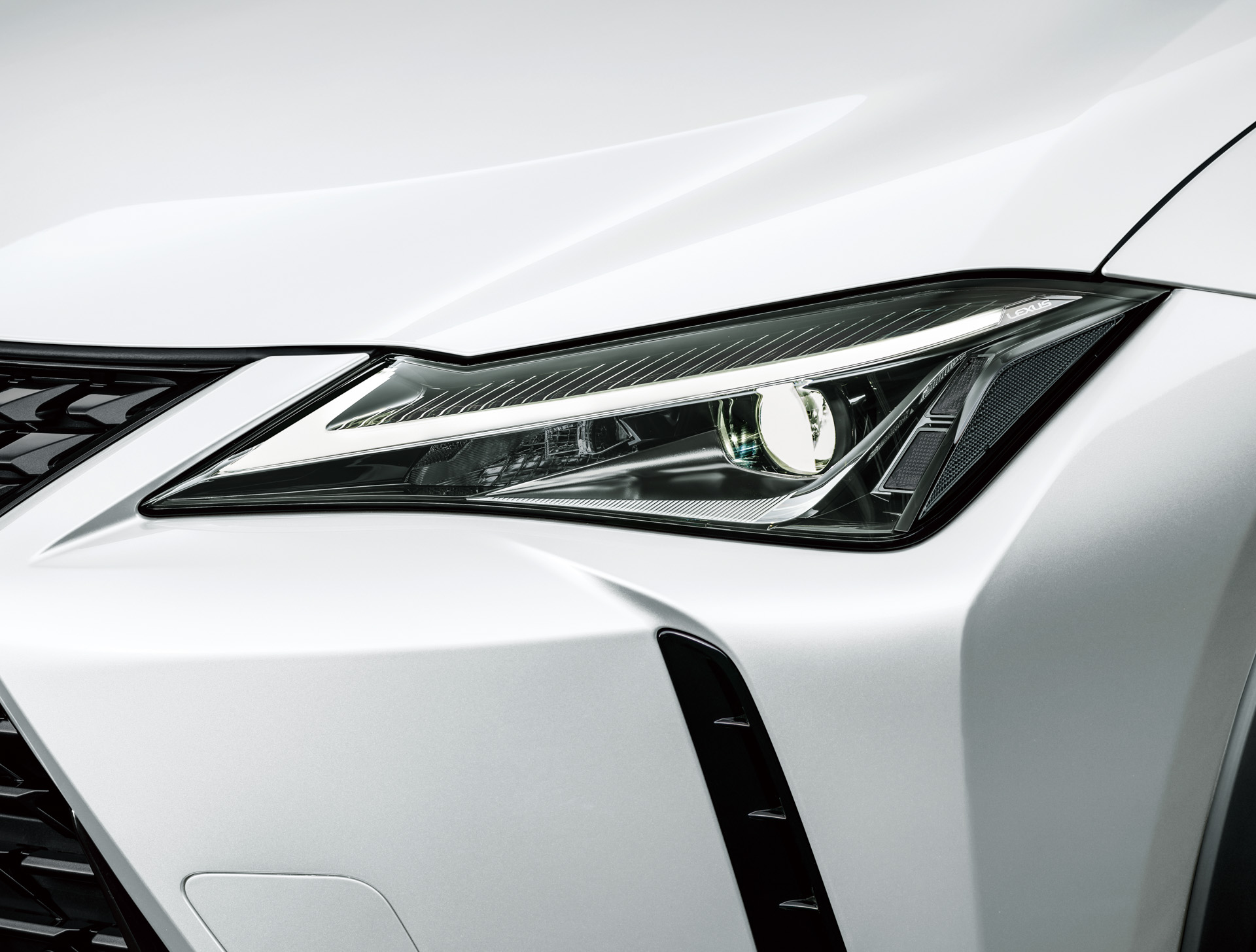 UX250h 特別仕様車“F SPORT Style Blue”