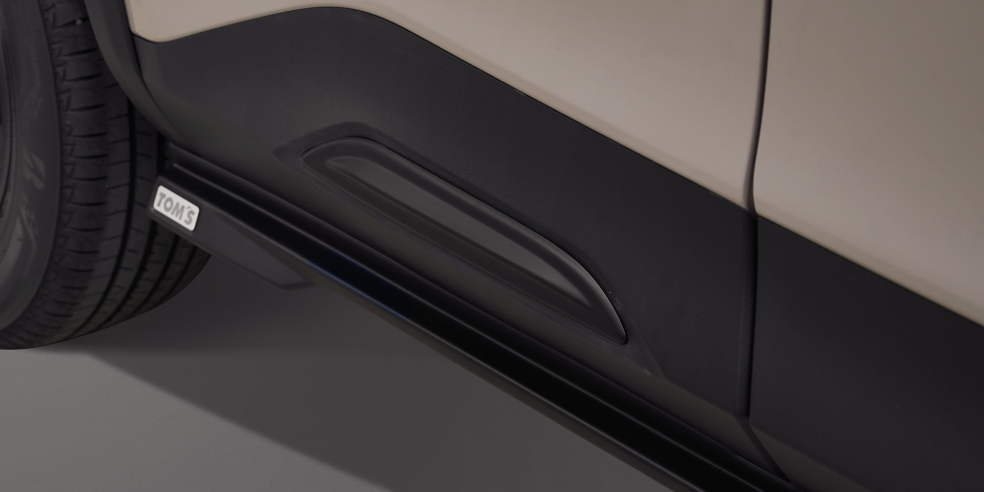 サイドドアガーニッシュ　価格2万6400円