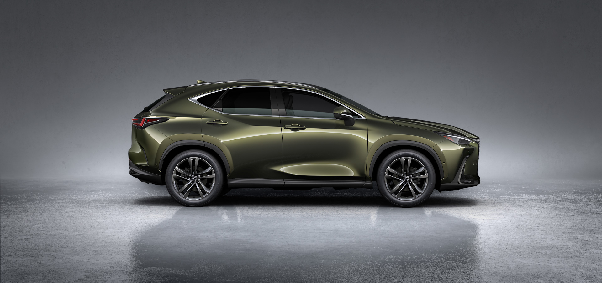 LEXUS NX エクステリアカラー テレーンカーキマイカメタリック（プロトタイプ）