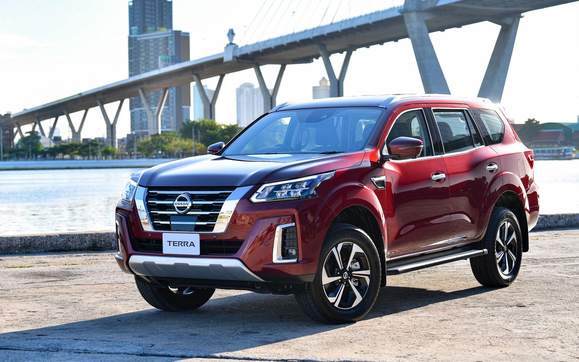 新型テラのボディサイズは4890×1865×1865mm（全長×全幅×全高）、ホイールベースは2850mm