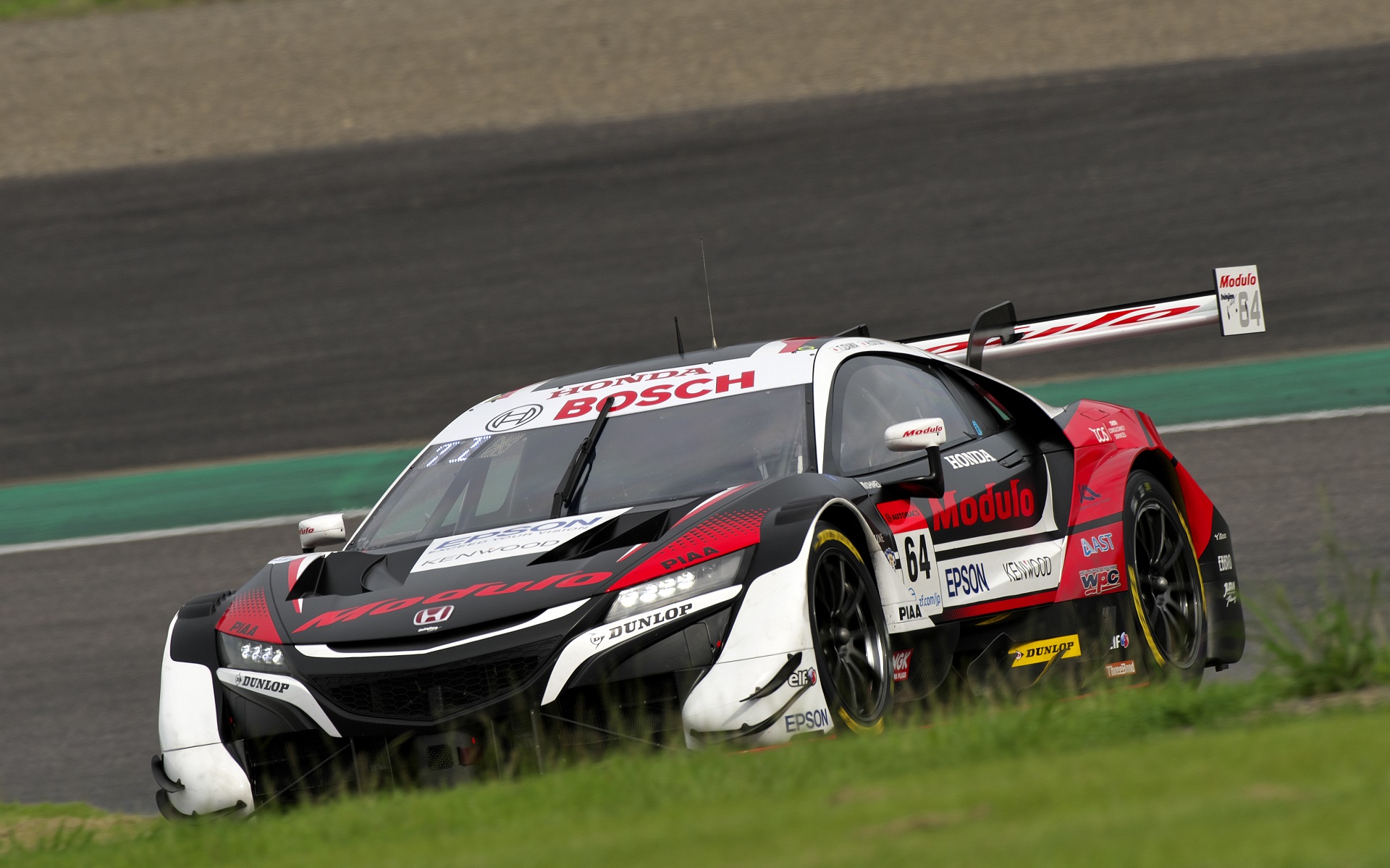 GT500クラスのポールポジションを獲得した64号車 Modulo NSX-GT（伊沢拓也/大津弘樹組、DL）