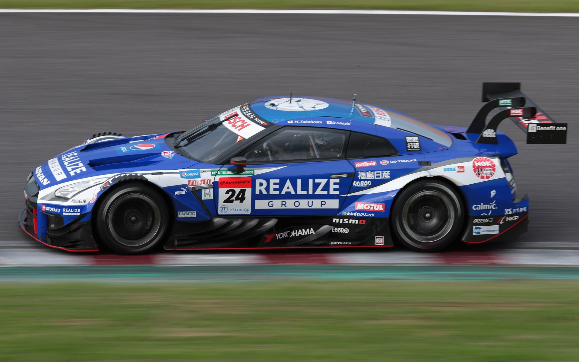GT500クラス3位に入った24号車 リアライズコーポレーション ADVAN GT-R（高星明誠/佐々木大樹組、YH）