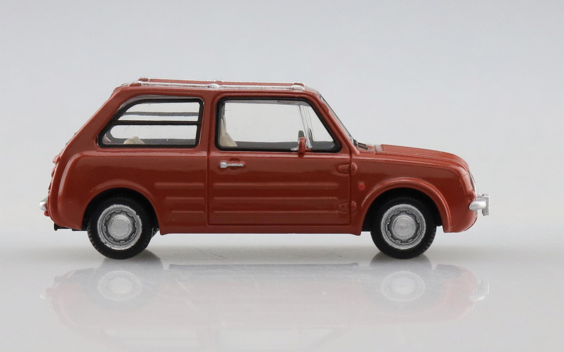 日産オリジナルカラーの「テラコッタ」