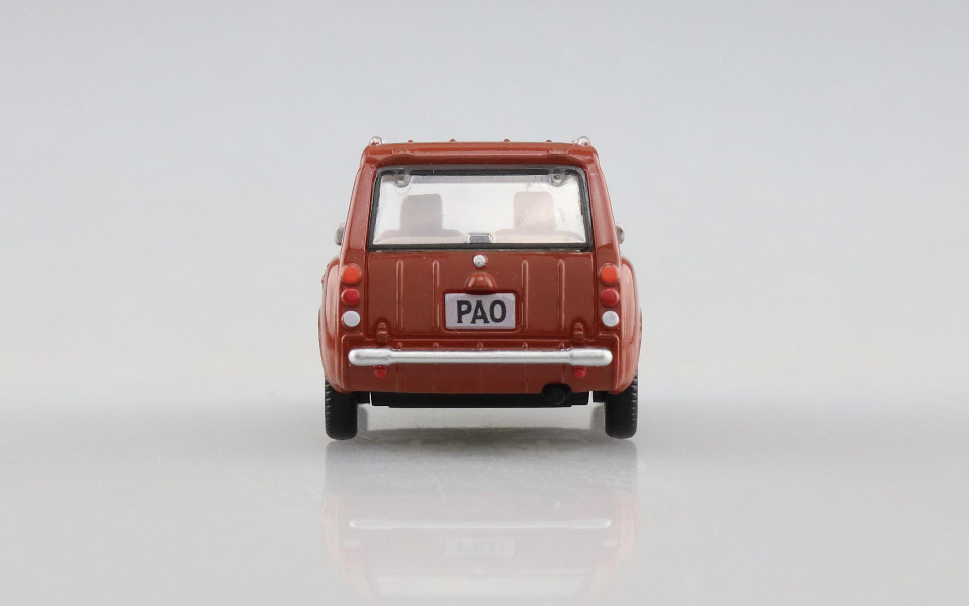 日産オリジナルカラーの「テラコッタ」