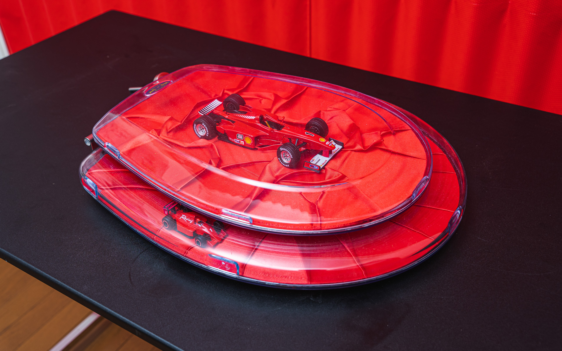 フェラーリ Elista & Heinzl社製 便座