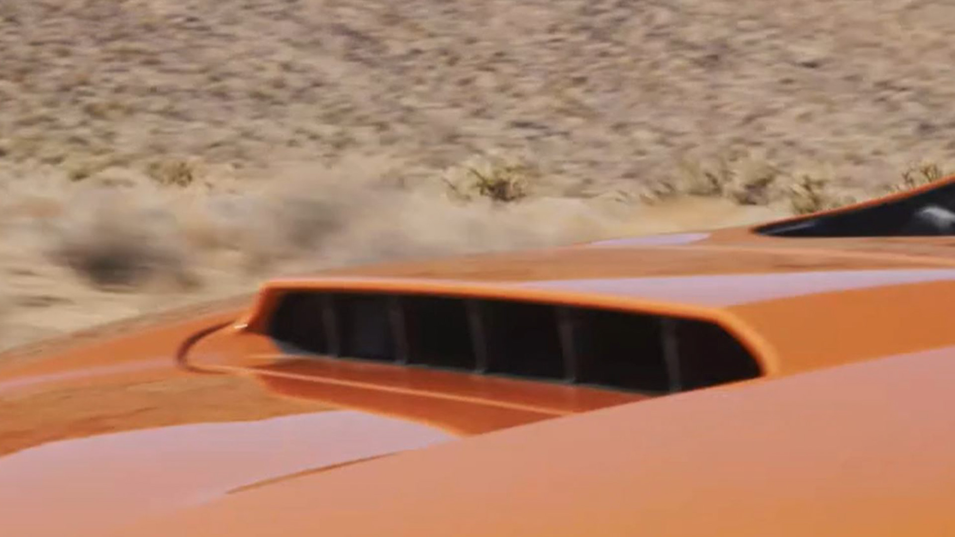 オレンジの新型「WRX」