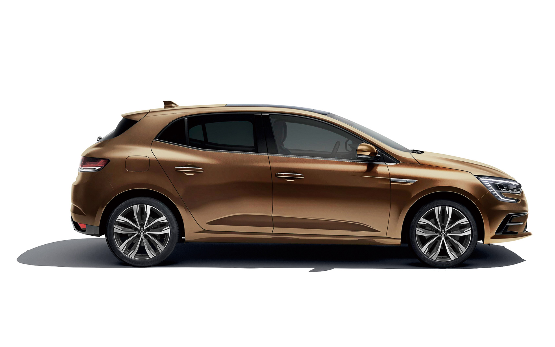 ハッチバック「インテンス」のボディサイズは、4395×1815×1485mm（全長×全幅×全高）、ホイールベースは2670mm、車両重量は1320kg