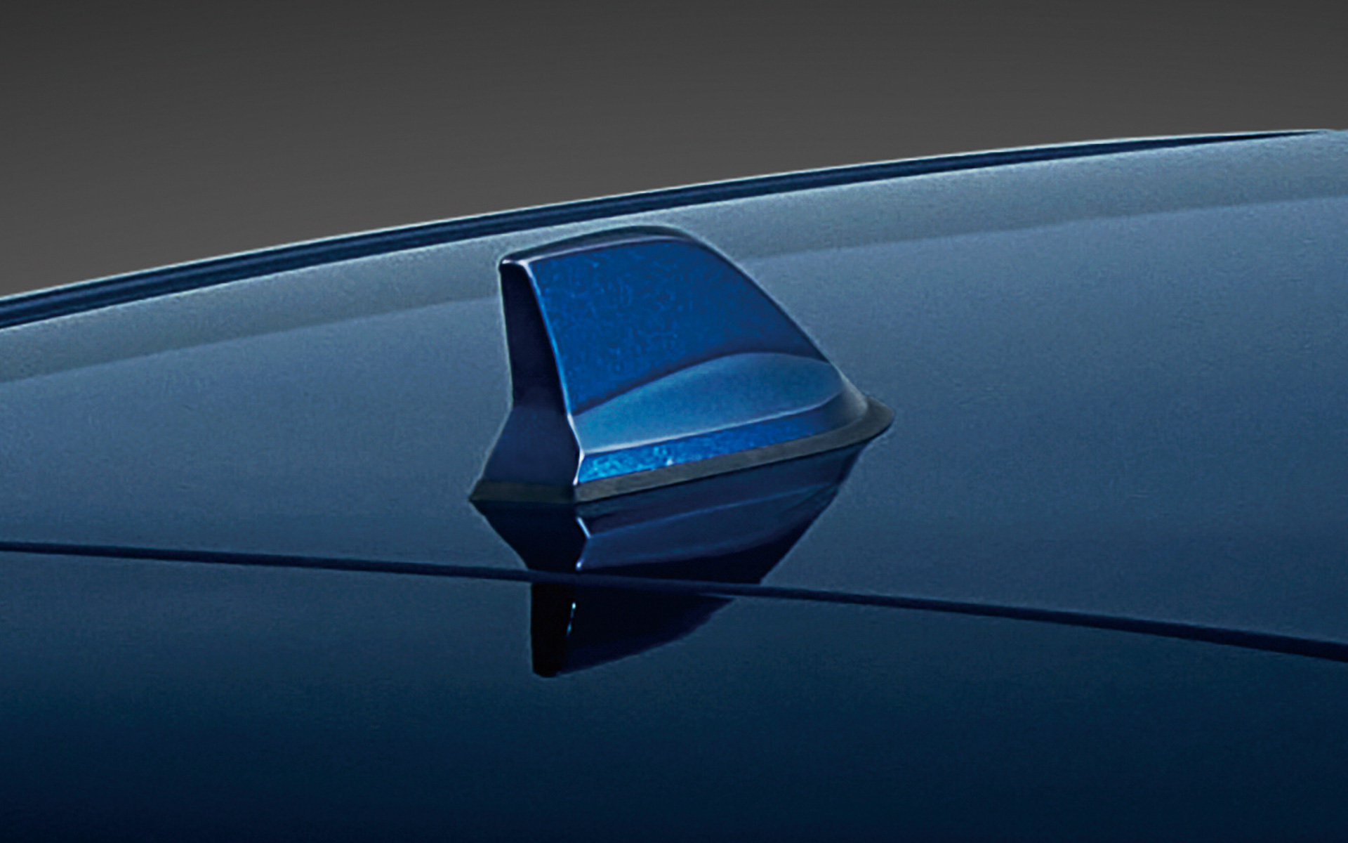 シャークアンテナを標準装備