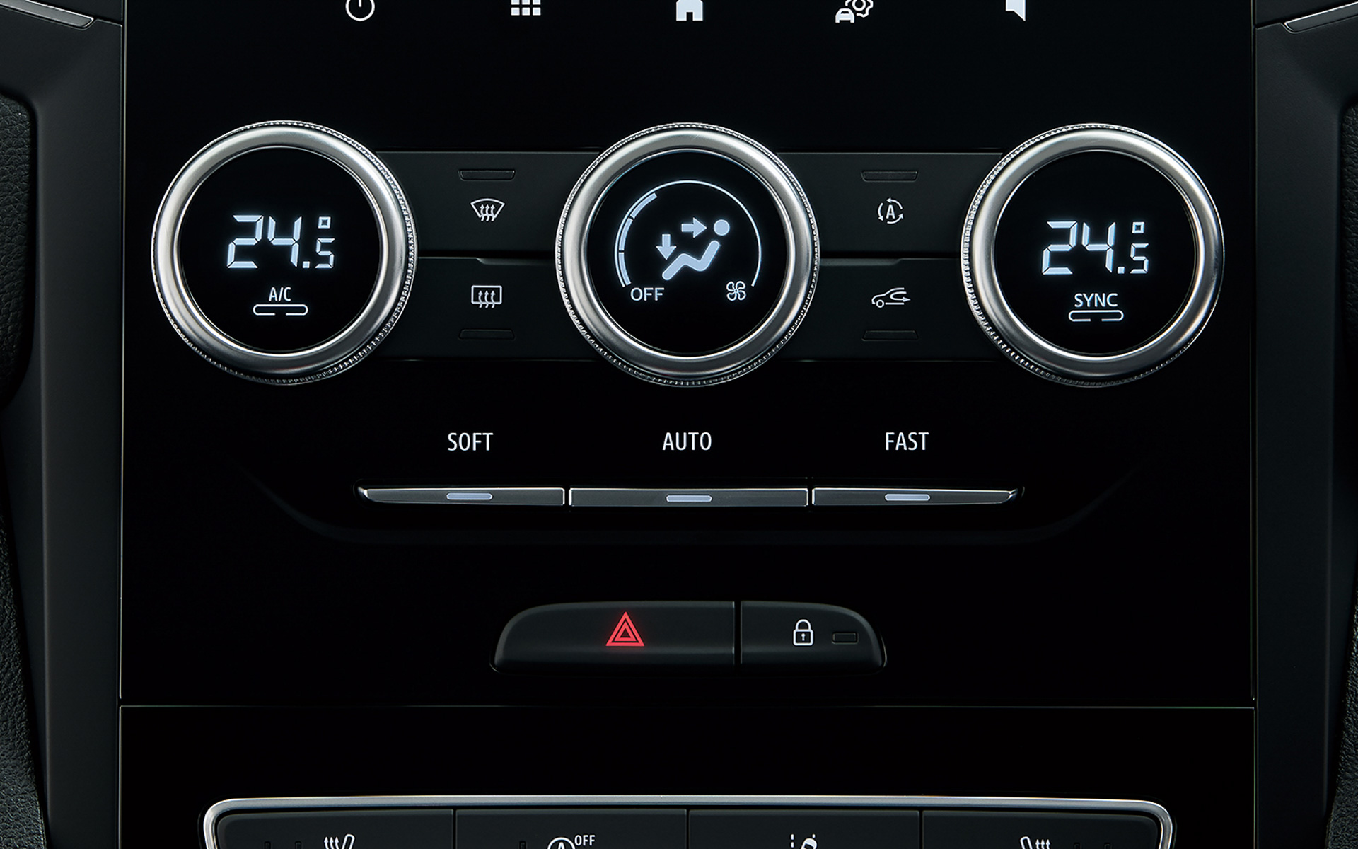 エアコンはダイヤル式を採用