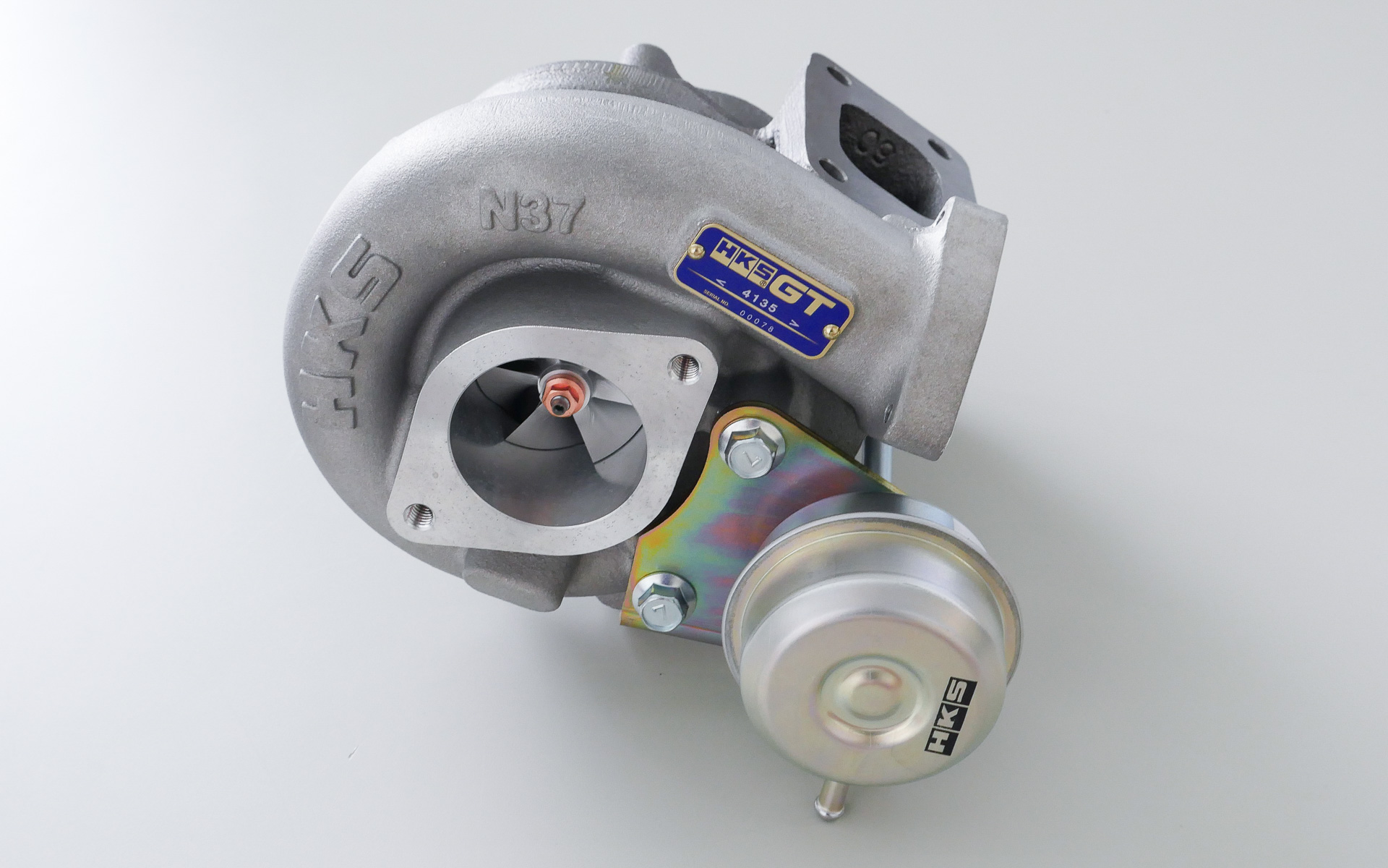 タービン本体には強化アクチュエータも付属する