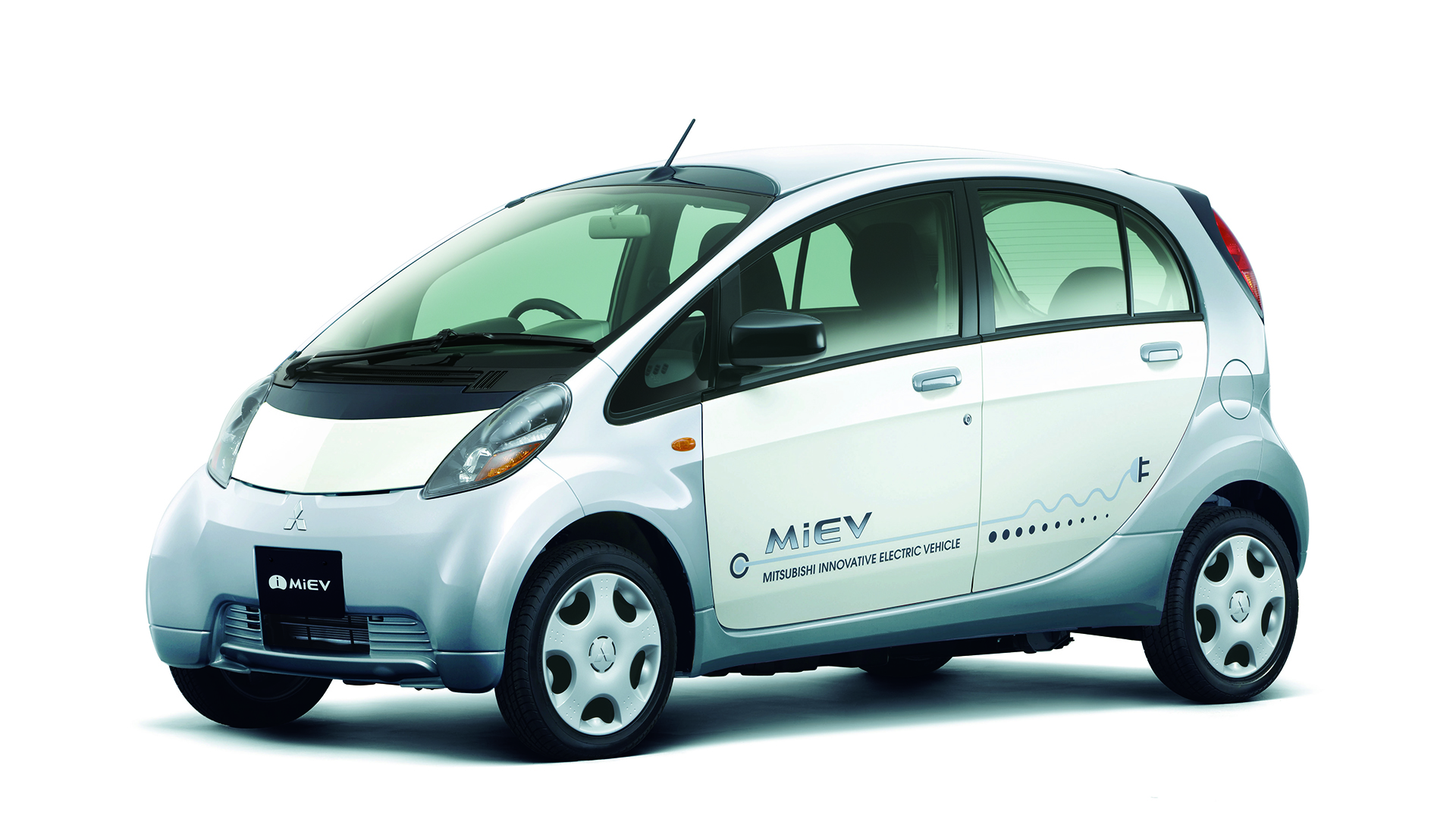 世界初の量産EV「アイ・ミーブ」