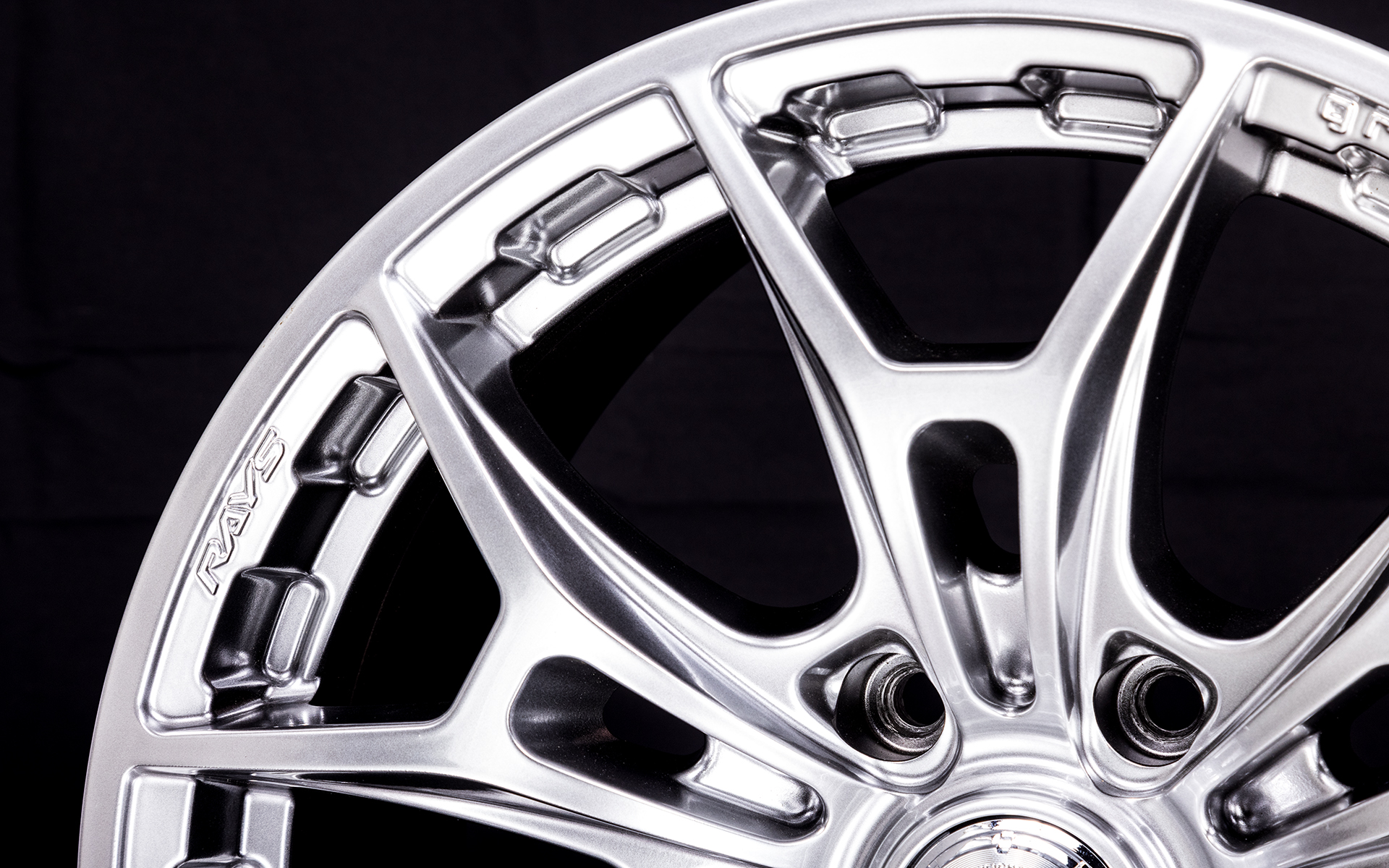 ホルト穴の数に合わせてY字のスポークは6本