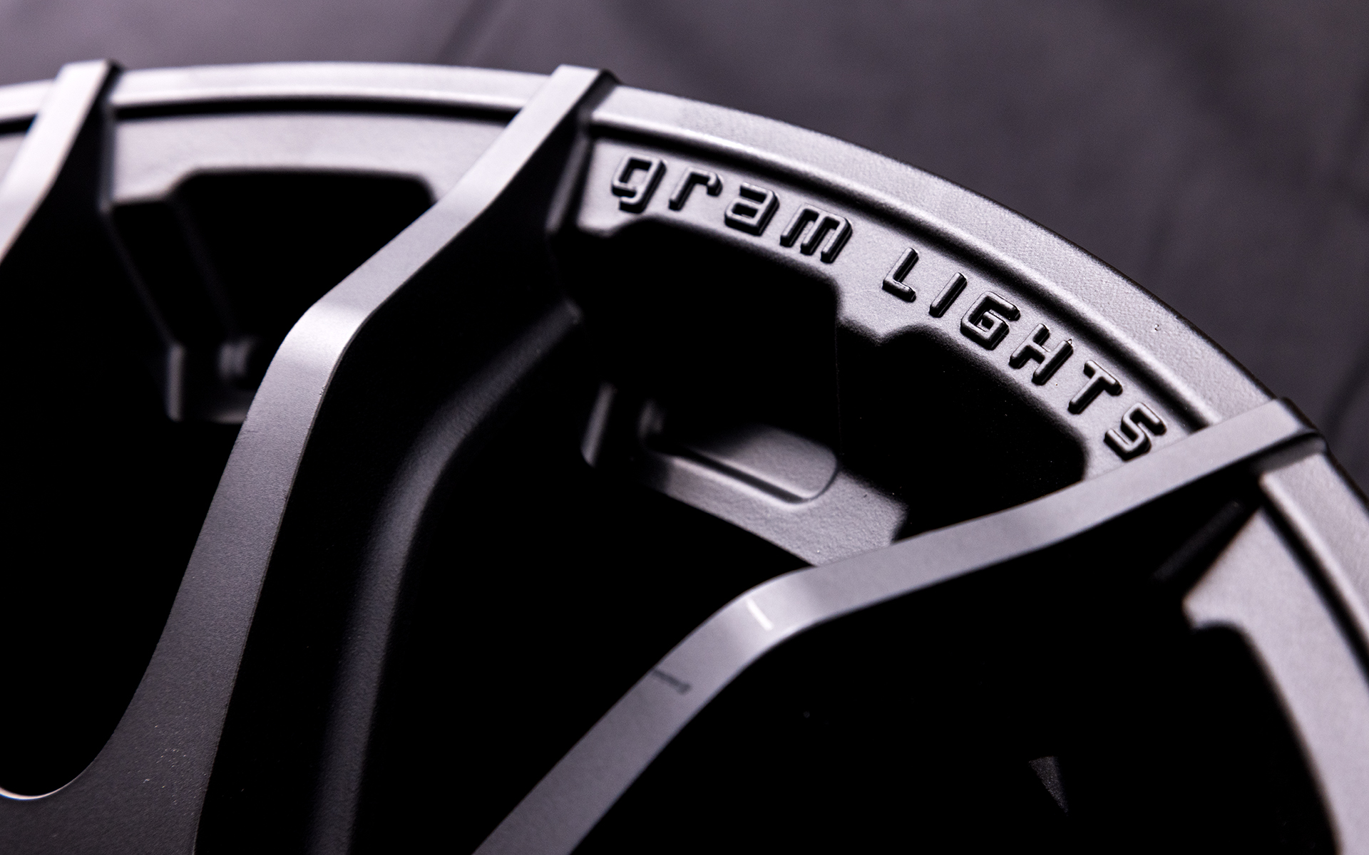 「gramLIGHTS（グラムライツ）」の最新ホイールを紹介