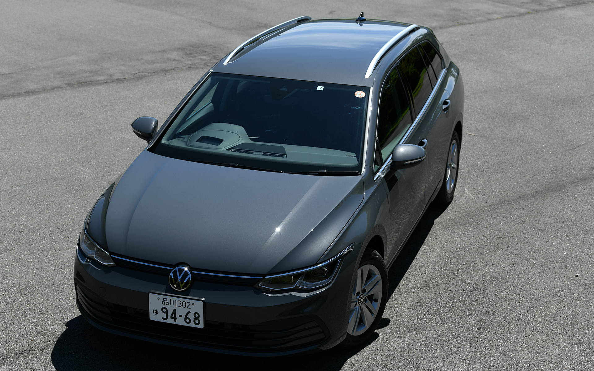 ルーフレールが伸びやかなワゴンスタイルを演出する