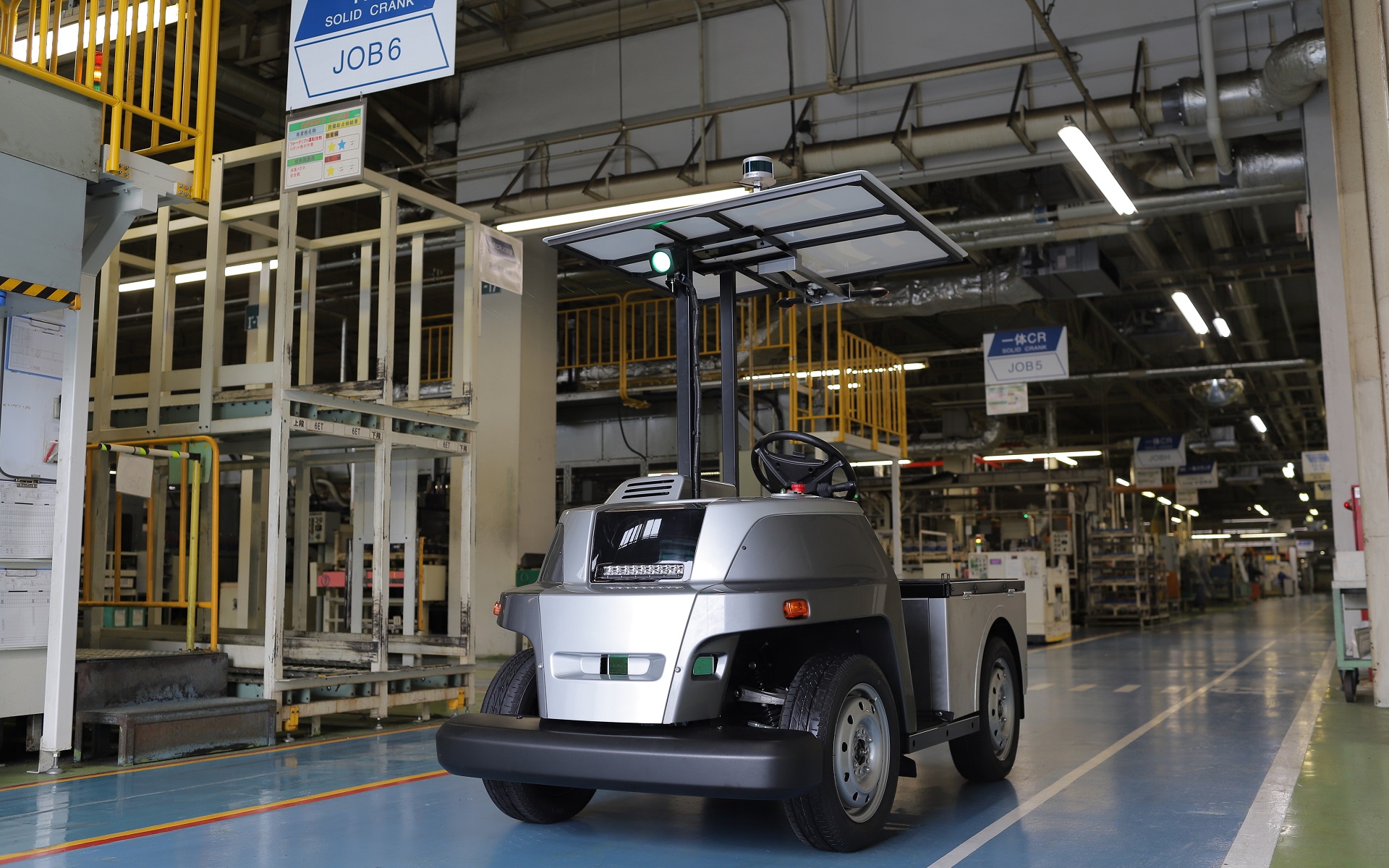 新たにデザイン・開発した自動運転EV