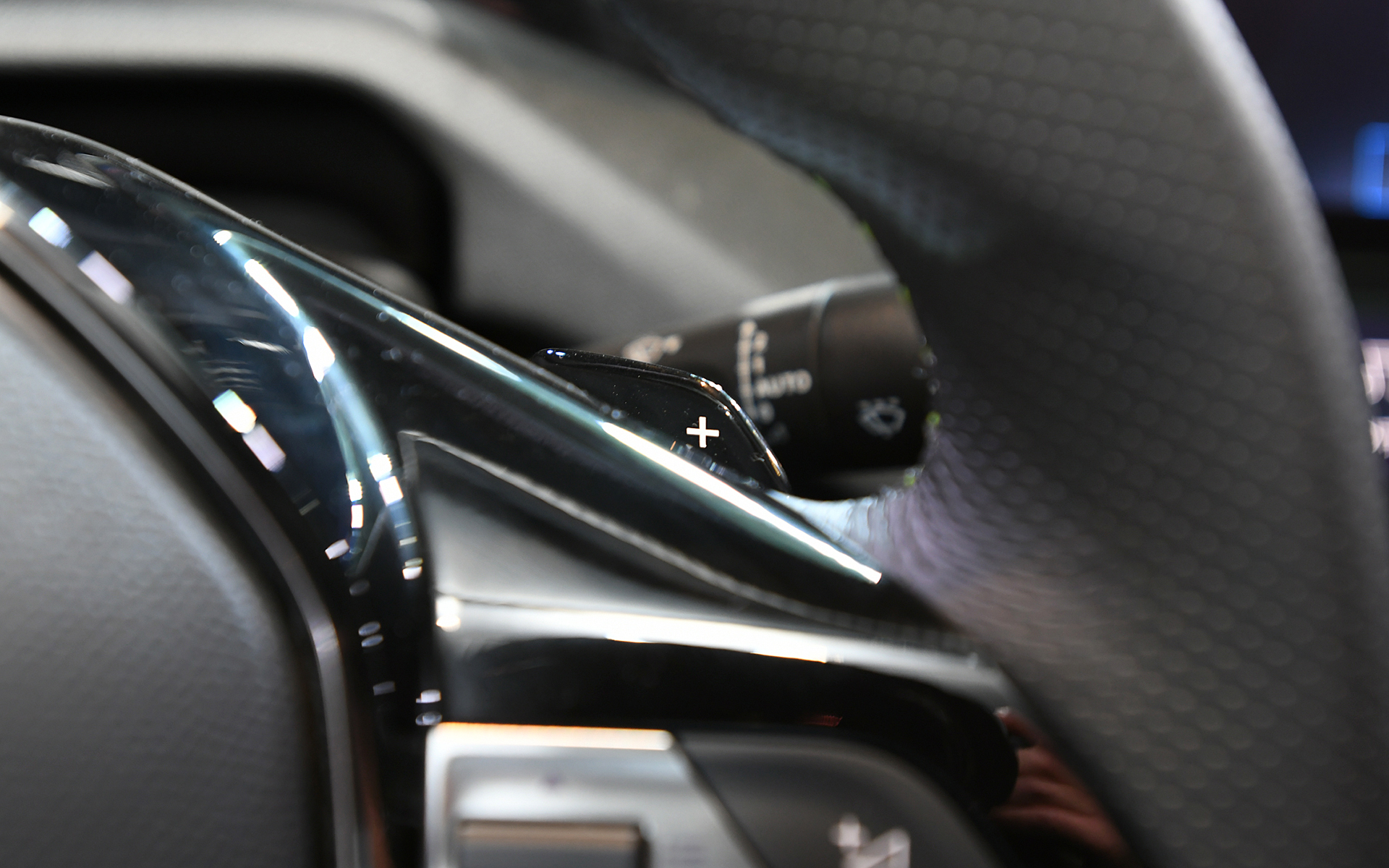 ステアリングまわり