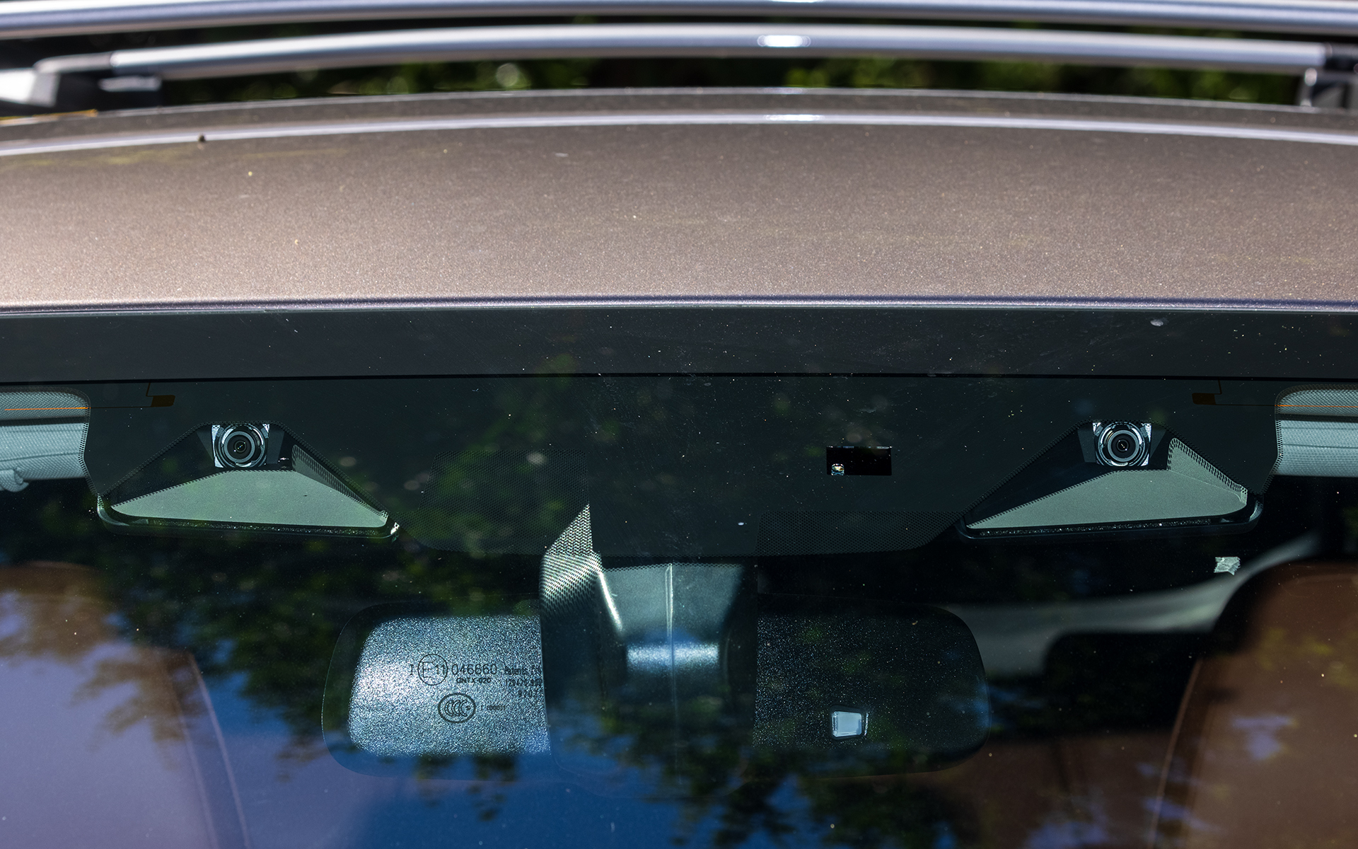 先進安全装備はステレオカメラを備えたアイサイトXを搭載