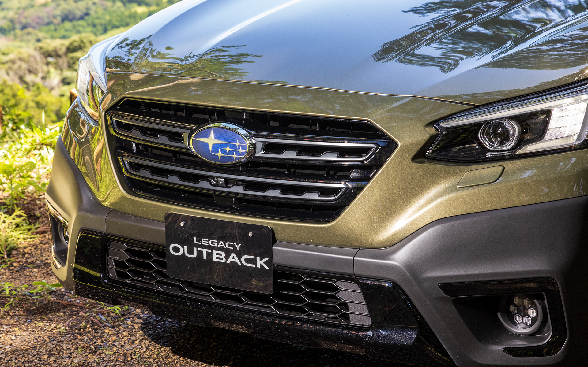 バンパー下部がブラック塗装となることでLimited EXとはかなり印象が異なる